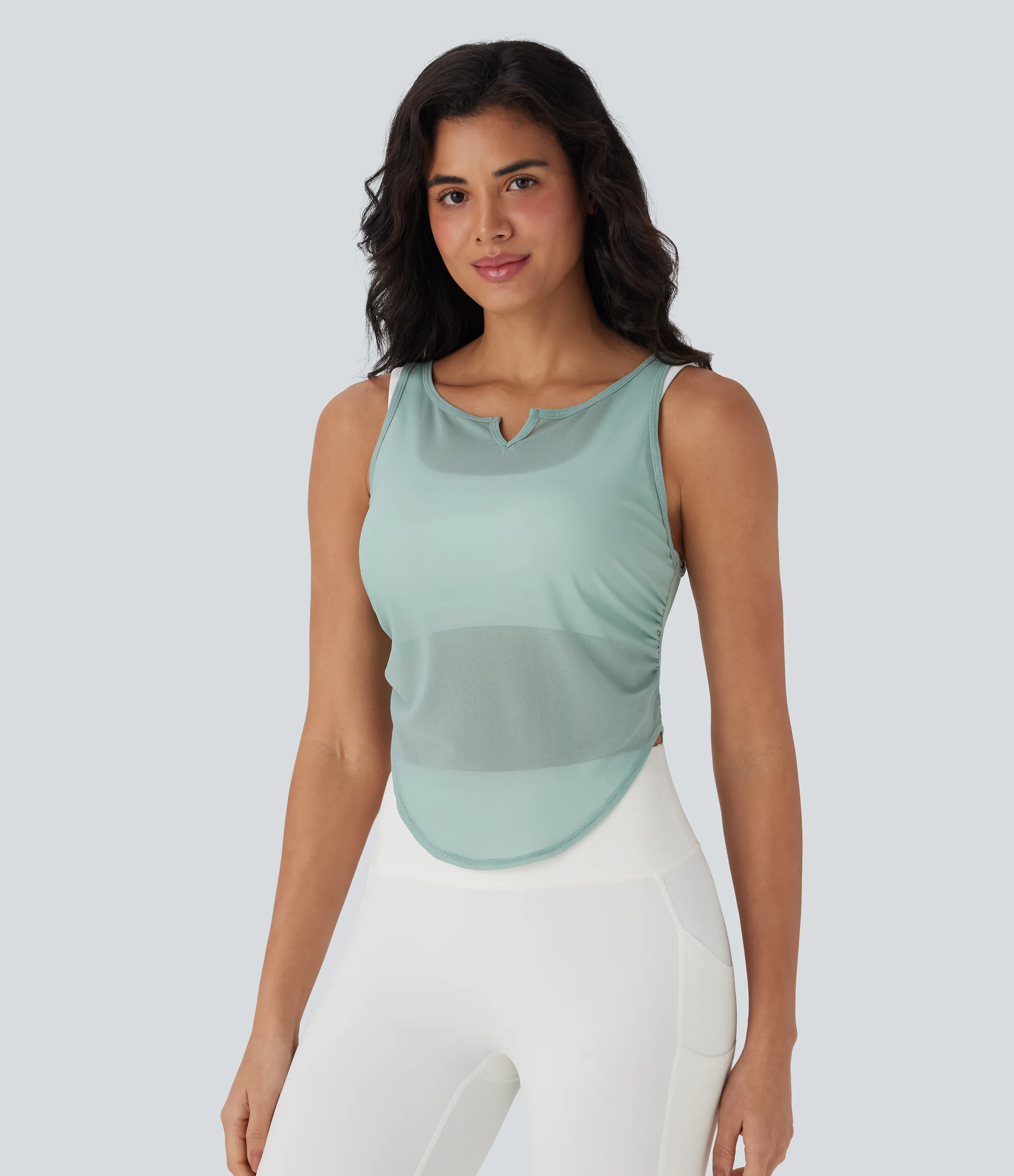 Halara Top de yoga de tejido transparente con escote en V y bajo curvado fruncido - Harbor Gray - XL sold by Halara