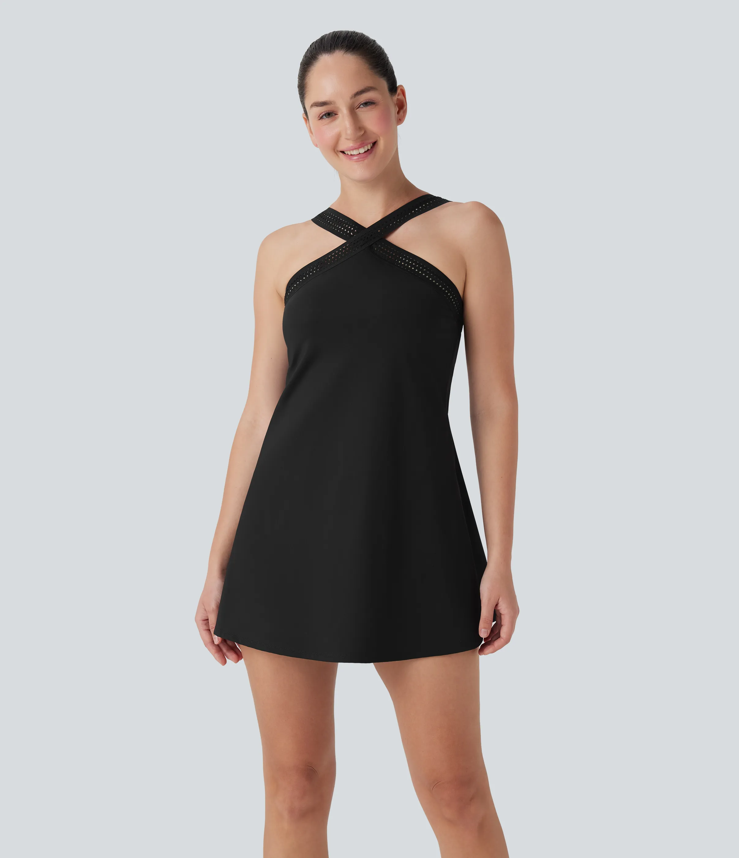 Halara Vestido corto de yoga 2 en 1 Softlyzero™ Airy con escote halter, espalda descubierta, tacto fresco con bolsillos laterales - Edición Easy Peezy UPF 50+ - Black - M sold by Halara