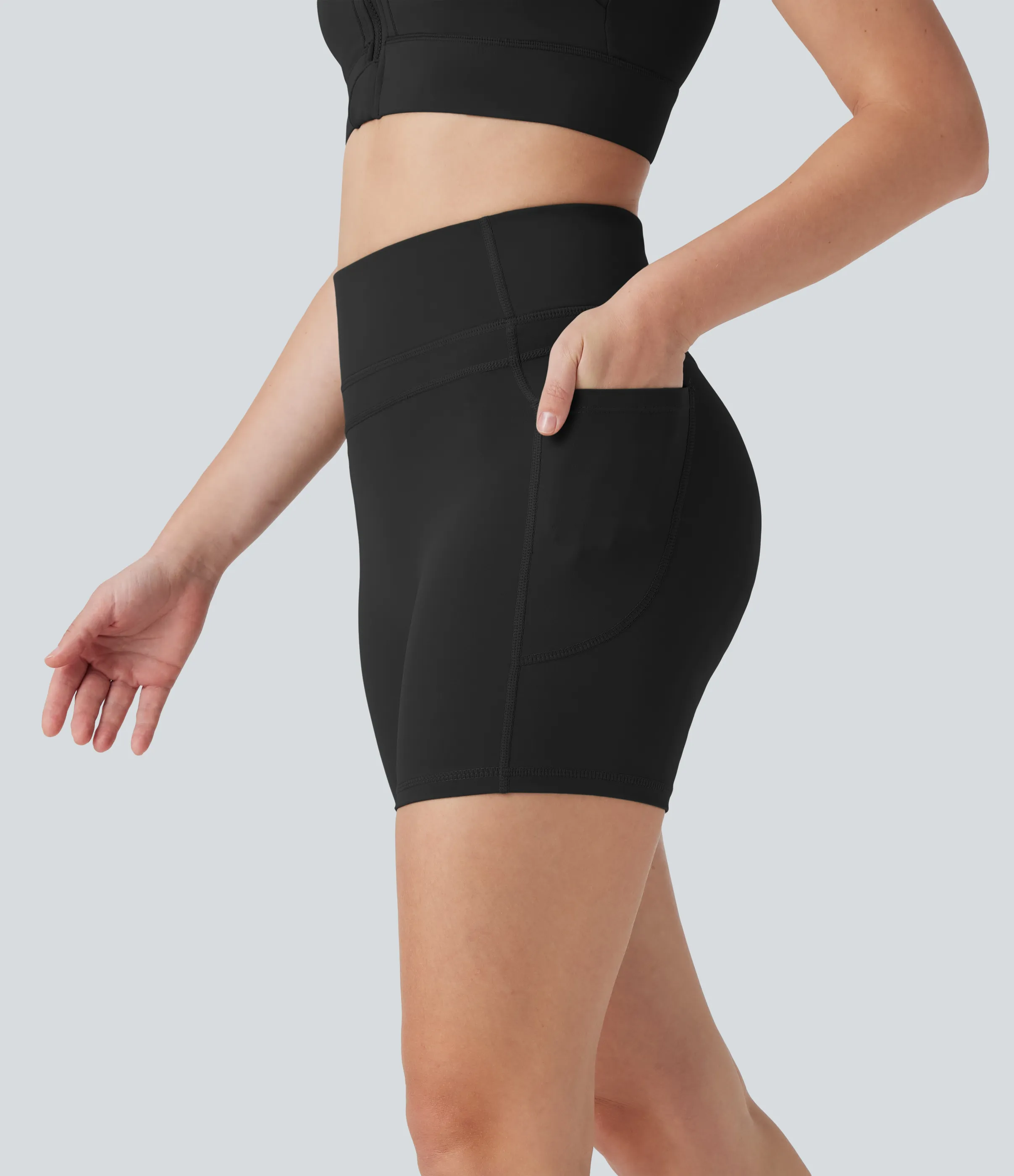 Halara Shorts bikers de entrenamiento de cintura alta de 12.5 cm con bolsillos laterales - Black - XS sold by Halara