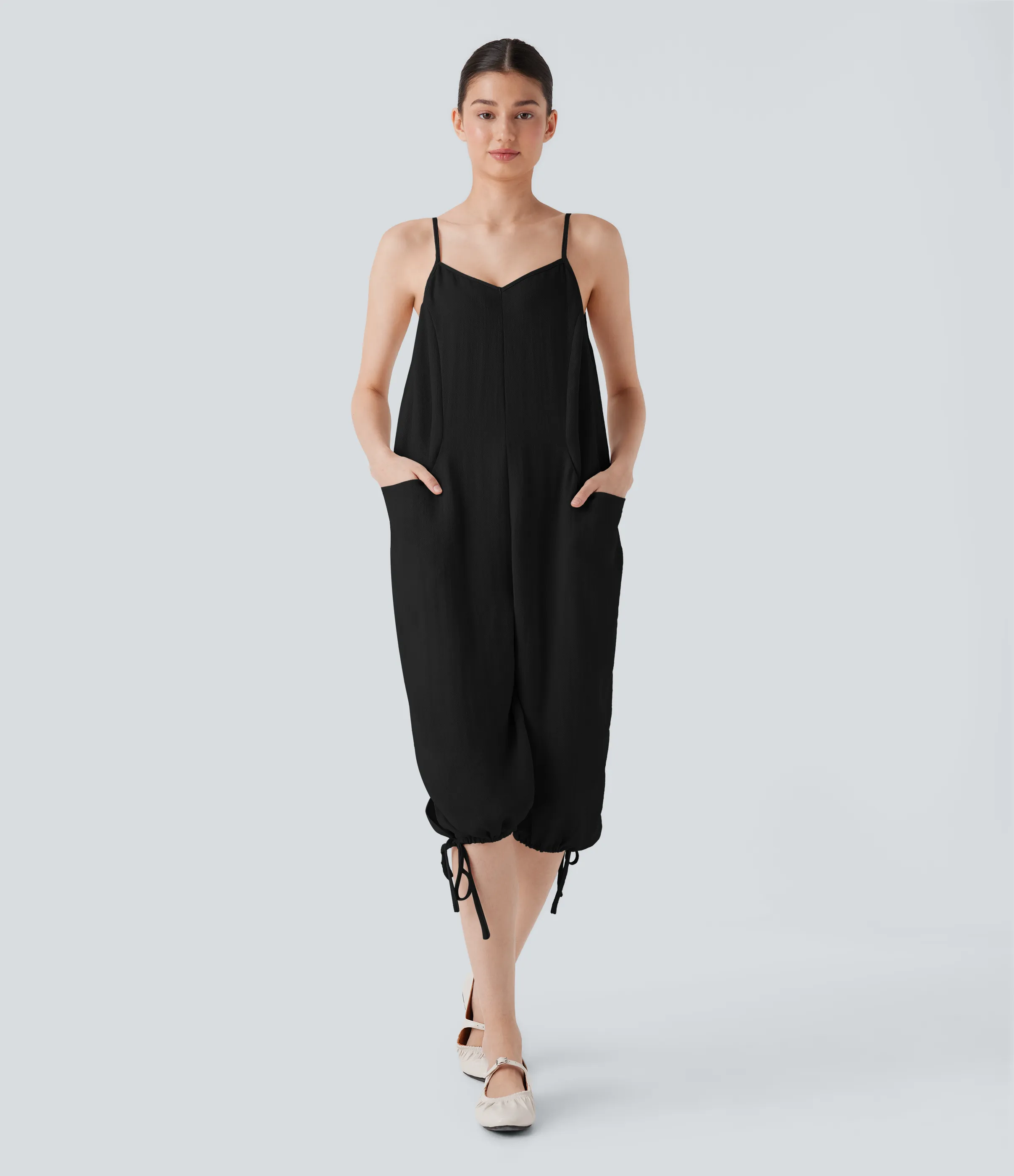 Halara Mono casual efecto lino con bolsillos cordones ajustables en el bajo y tirantes - Black - S(regular) sold by Halara product image thumbnail 4