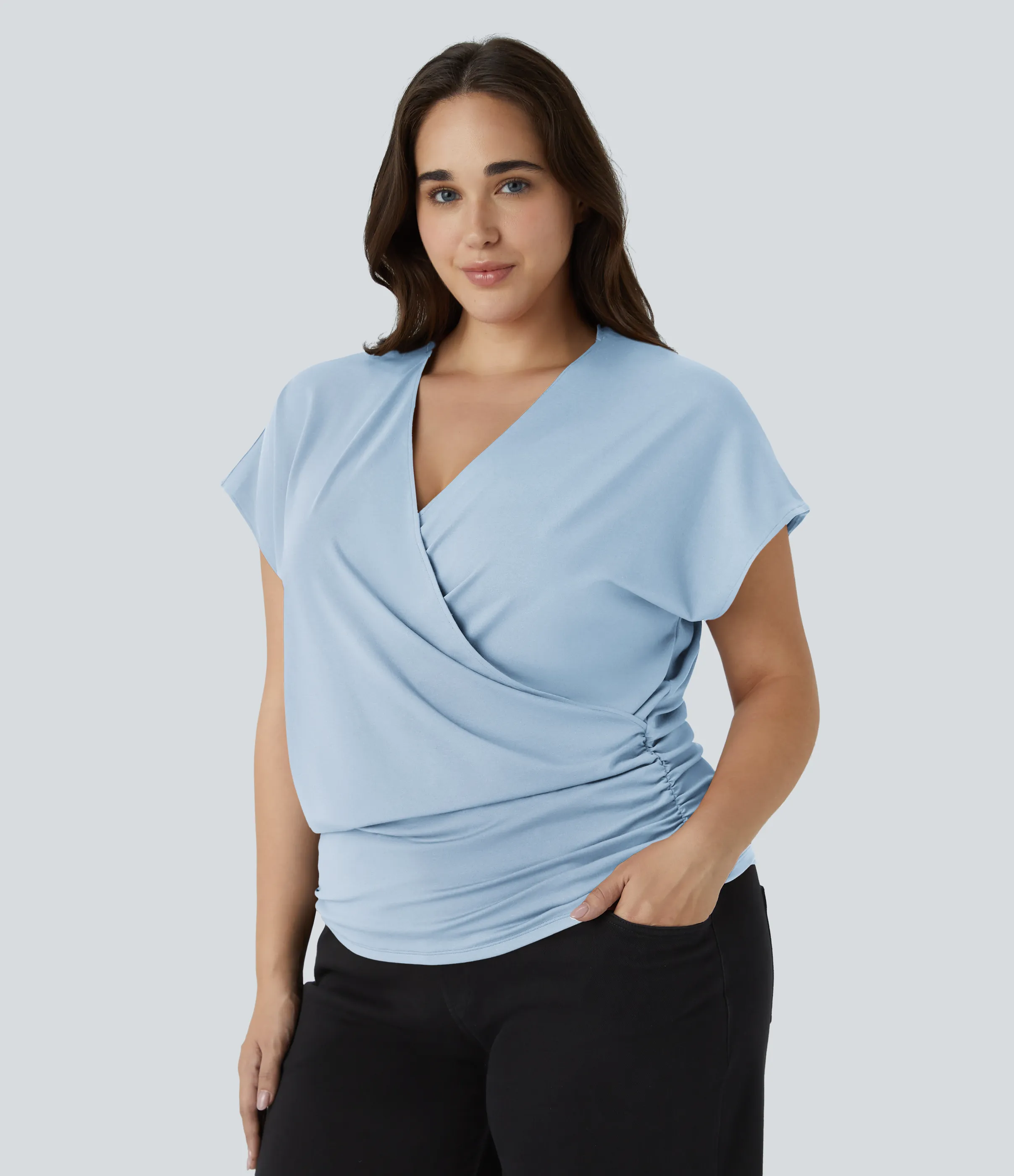 Halara Blusa oficina talla grande cuello V manga casquillo cruzada fruncida sólida - Angel Falls - 1X sold by Halara product image thumbnail 5