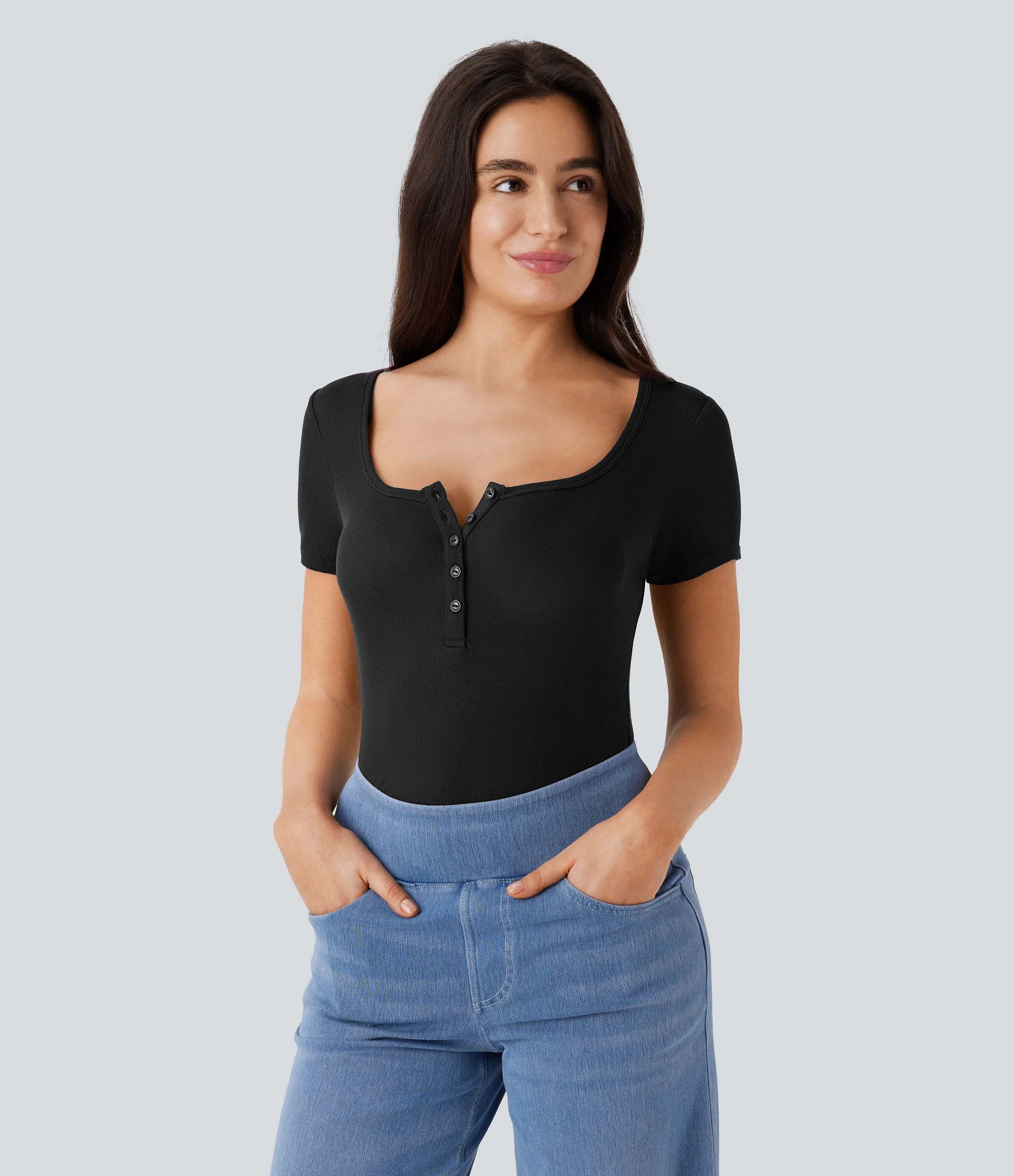 Halara Top ajustado manga corta cuello Henley acanalado - Black - L sold by Halara