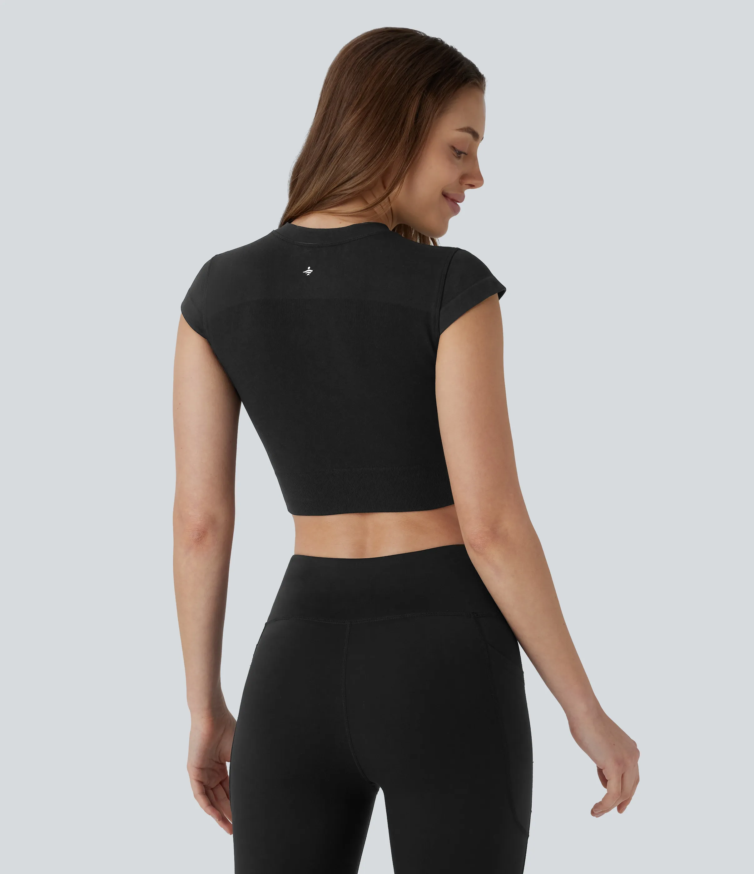 Halara Top deportivo yoga manga corta cuello redondo sin costura - Black - S sold by Halara product image thumbnail 3