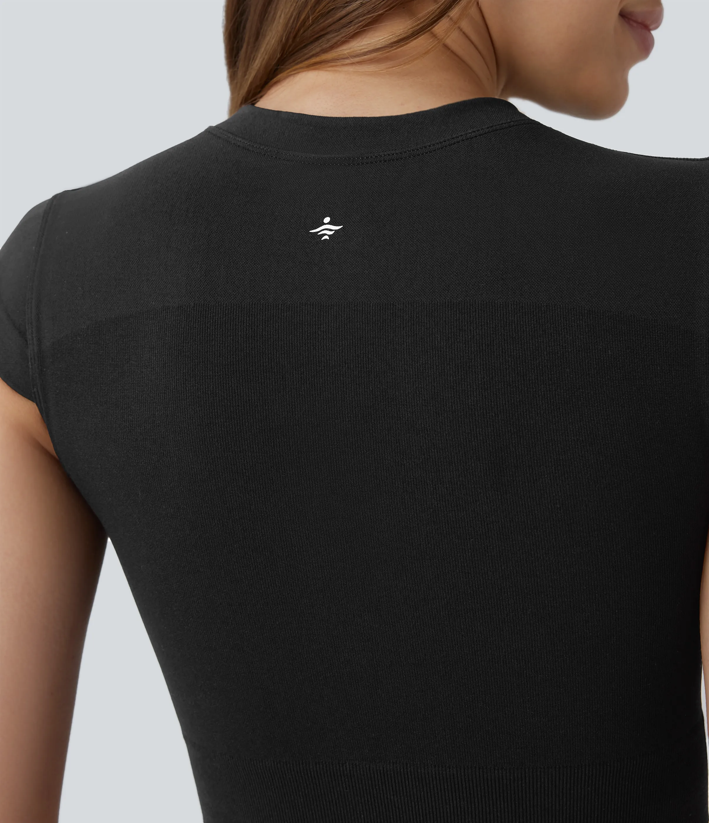 Halara Top deportivo yoga manga corta cuello redondo sin costura - Black - S sold by Halara product image thumbnail 5