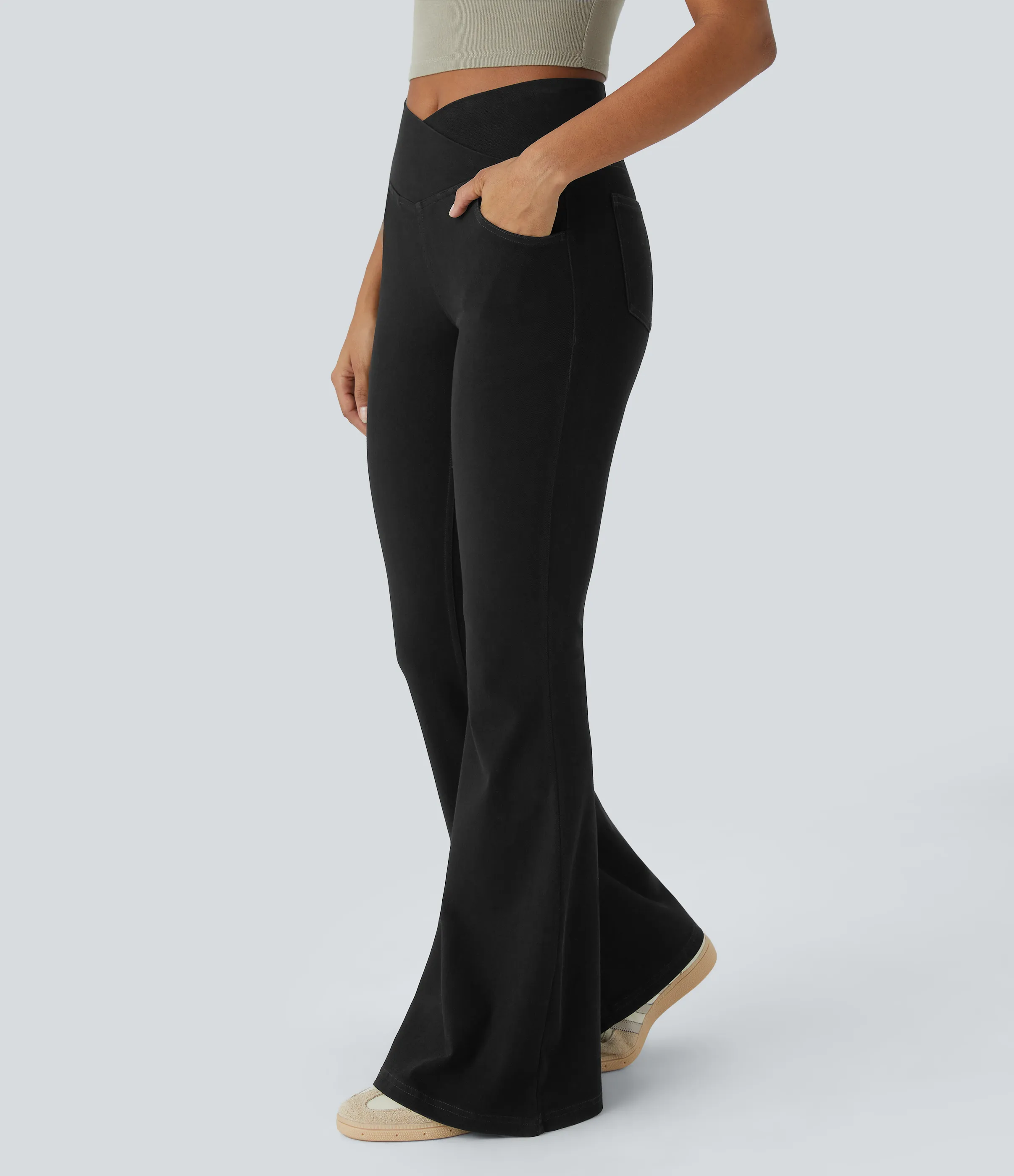 Halara Jeans Halara Flex™ Denim súper acampanado elástico lavado bolsillo cruzado tiro alto - Graphite Black Denim - XS(tall) sold by Halara product image thumbnail 4