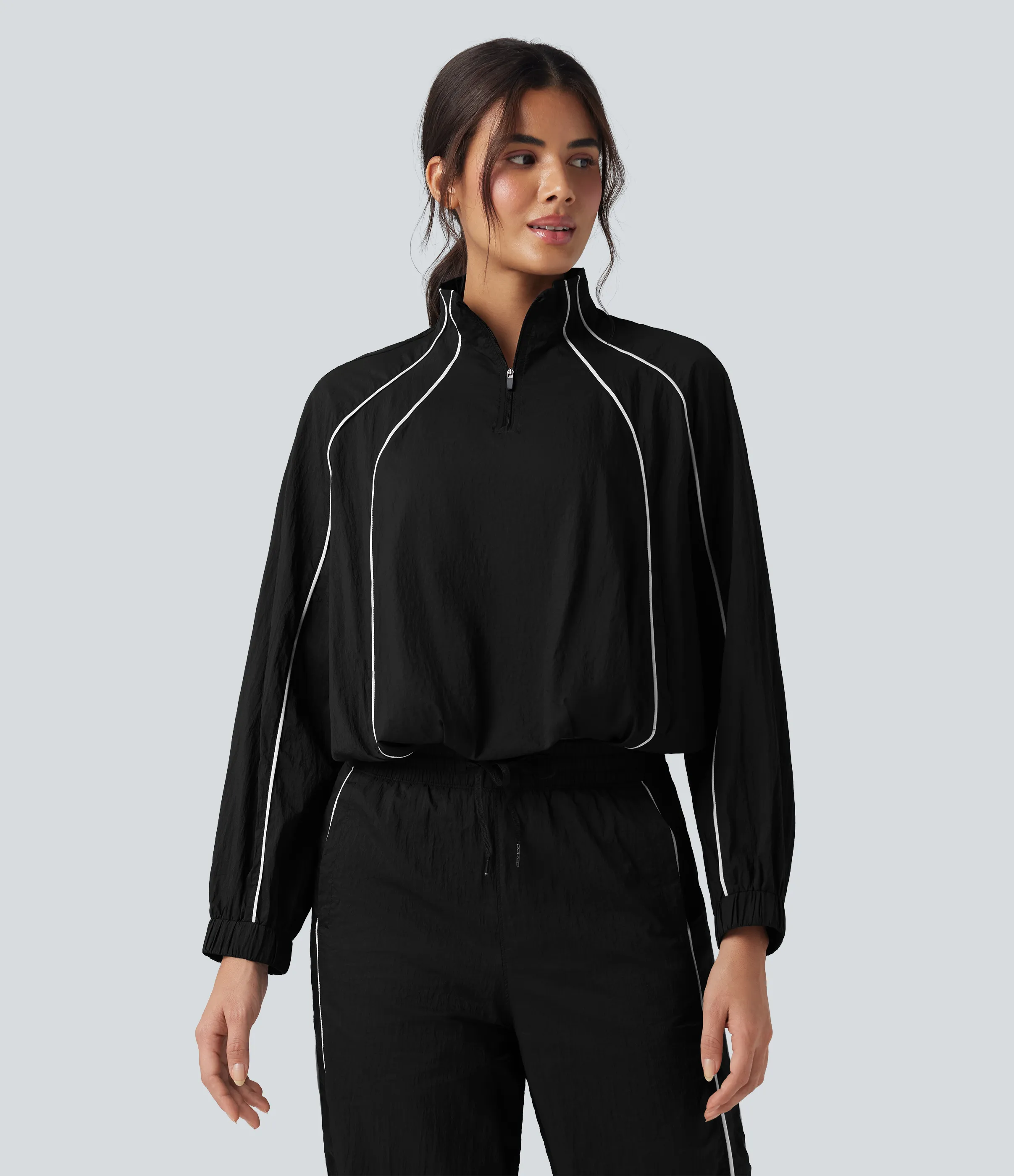 Halara Chaqueta de senderismo oversize ligera y duradera repelente al agua con media cremallera y bloques de color - Black - S sold by Halara product image thumbnail 4