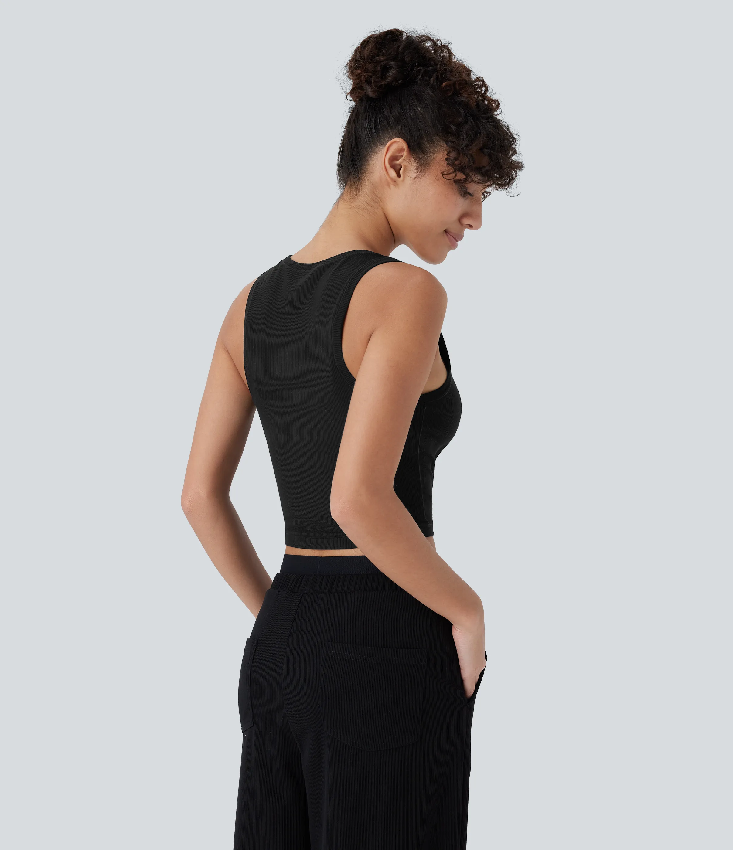 Halara Camiseta sin mangas ajustada cuello U acanalado súper elástica agradable piel - Black - S sold by Halara product image thumbnail 3