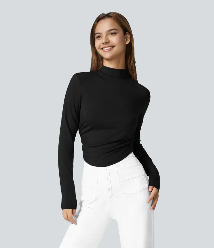 Halara Top ajustado con dobladillo curvo fruncido lateral y cuello simulado - Black - S sold by Halara