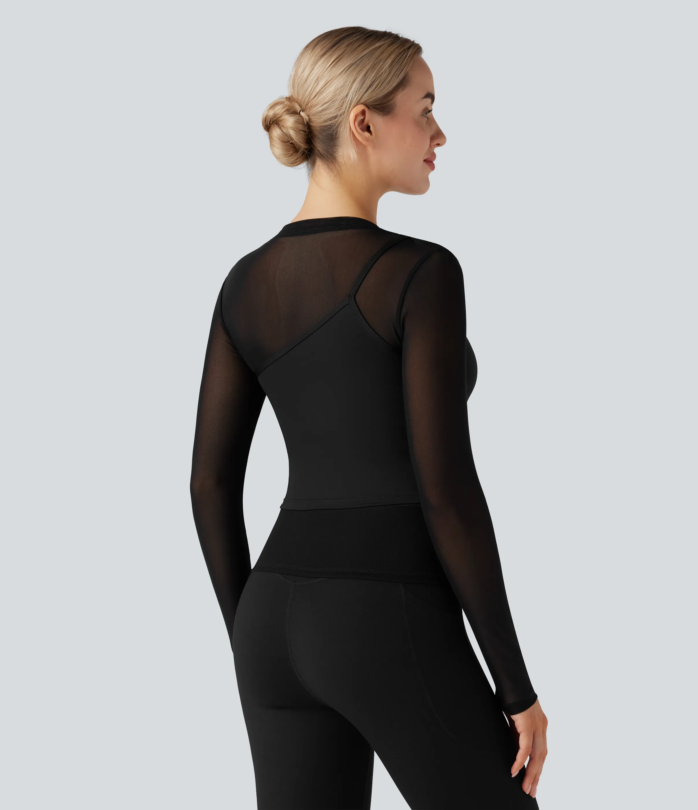 Halara Top deportivo de yoga 2 en 1 de malla en contraste con cuello redondo y manga larga - Black - XS sold by Halara product image thumbnail 3