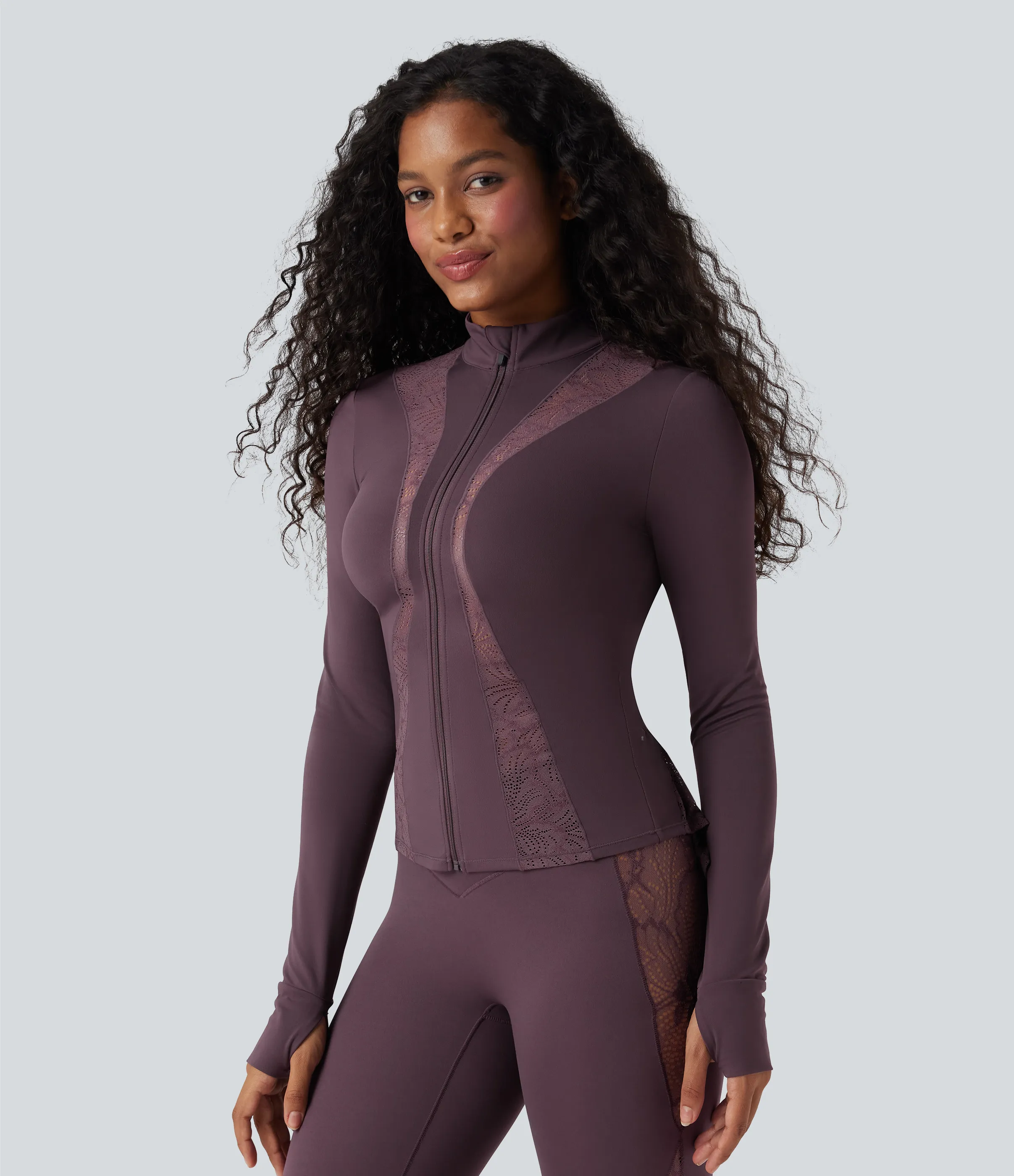 Halara Chaqueta de yoga ajustada SoftlyZero™ con encaje en contraste y abertura para el pulgar - UPF50+ - Dusky Evening purple - XS sold by Halara product image thumbnail 4