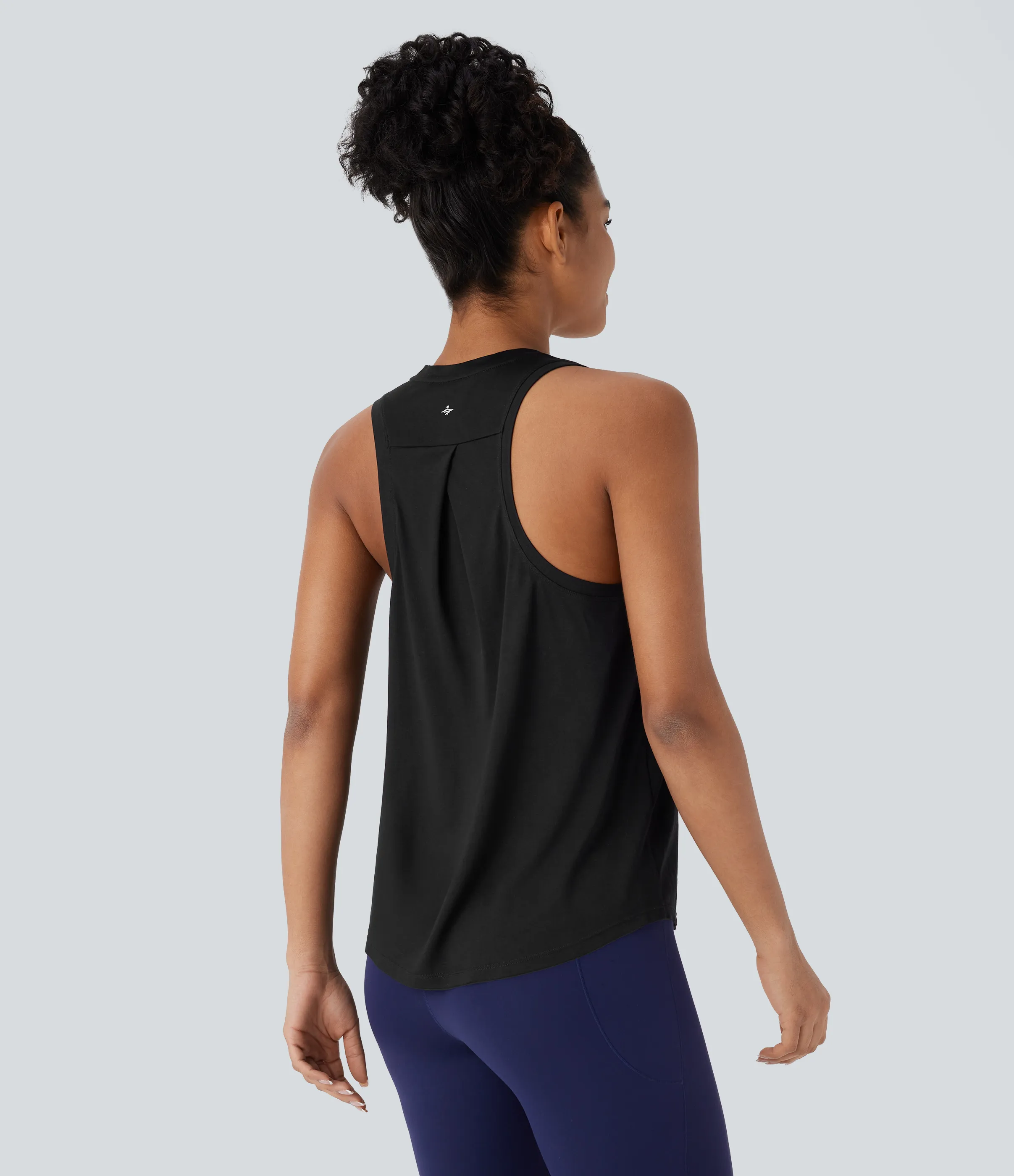 Halara Top deportivo yoga espalda cruzada dobladillo curvo - Black - XL sold by Halara product image thumbnail 3