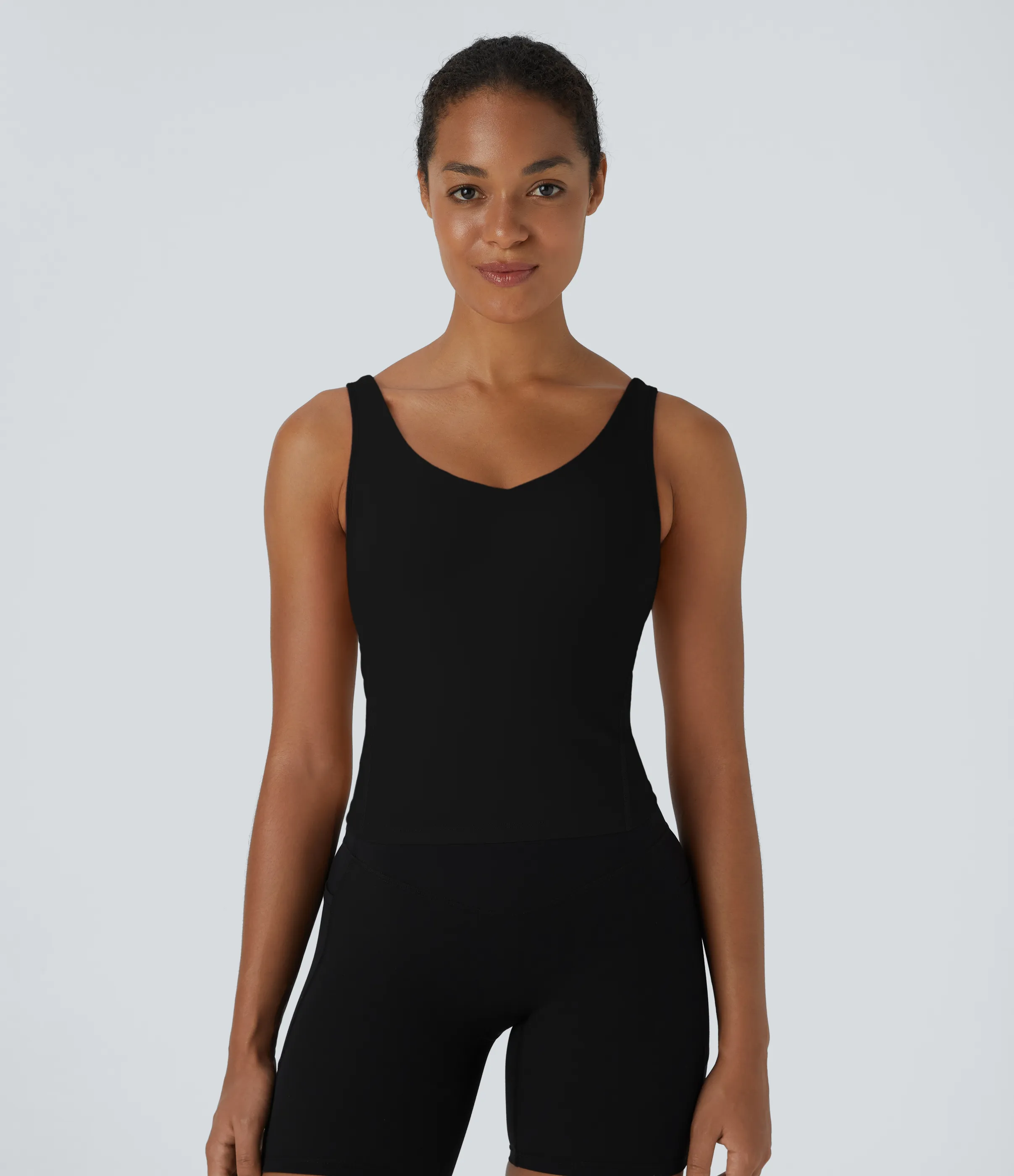 Halara Top largo Softlyzero™ Plush de tirantes con acolchado y cuello en V - Black - L sold by Halara