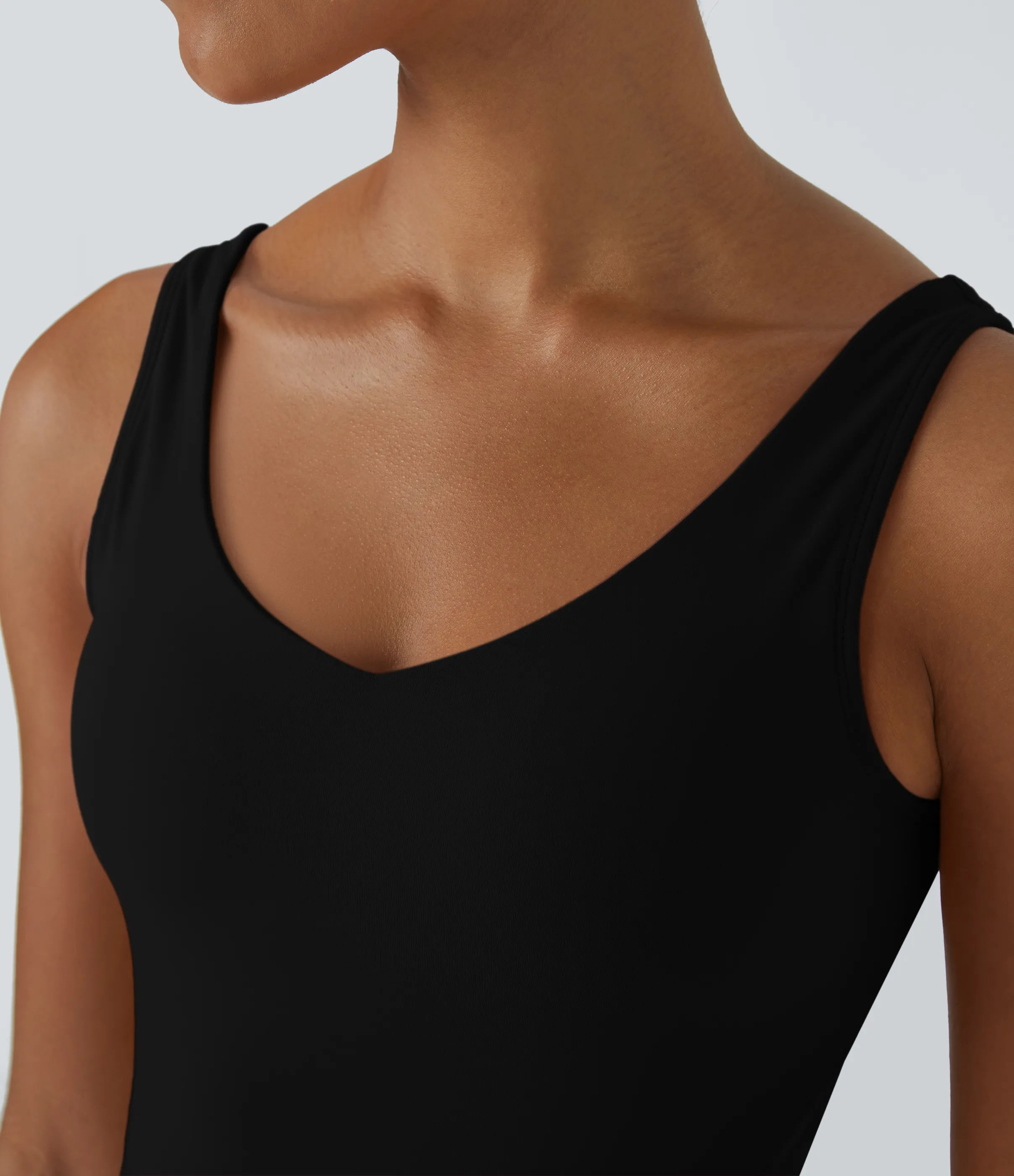 Halara Top largo Softlyzero™ Plush de tirantes con acolchado y cuello en V - Black - L sold by Halara product image thumbnail 5