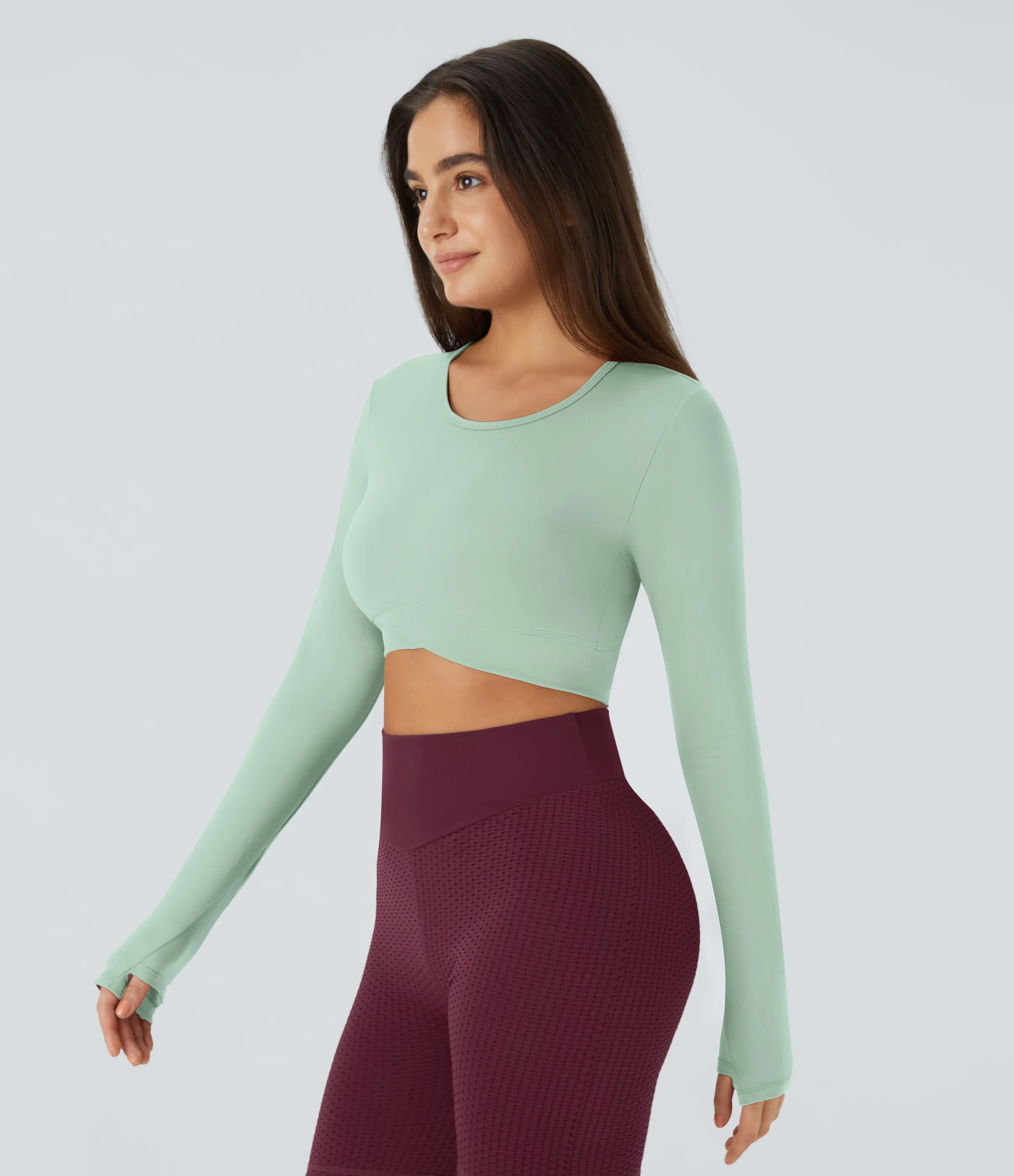 Halara Top deportivo Softlyzero™ Plush yoga recortado dobladillo cruzado orificio para pulgar - Subtle Green - XL sold by Halara product image thumbnail 4