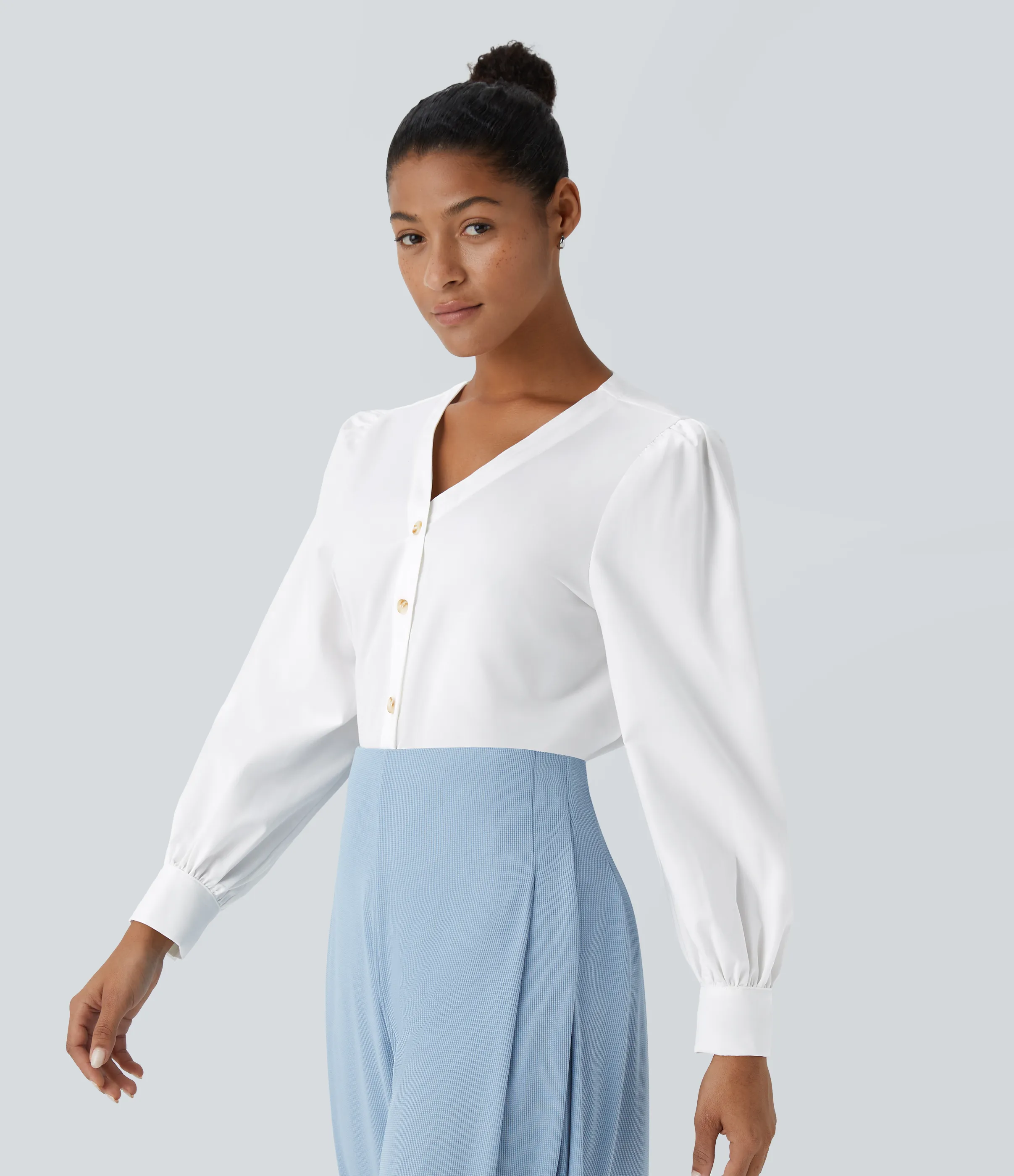 Halara Blusa oficina manga larga botón cuello V - White - XS sold by Halara product image thumbnail 4