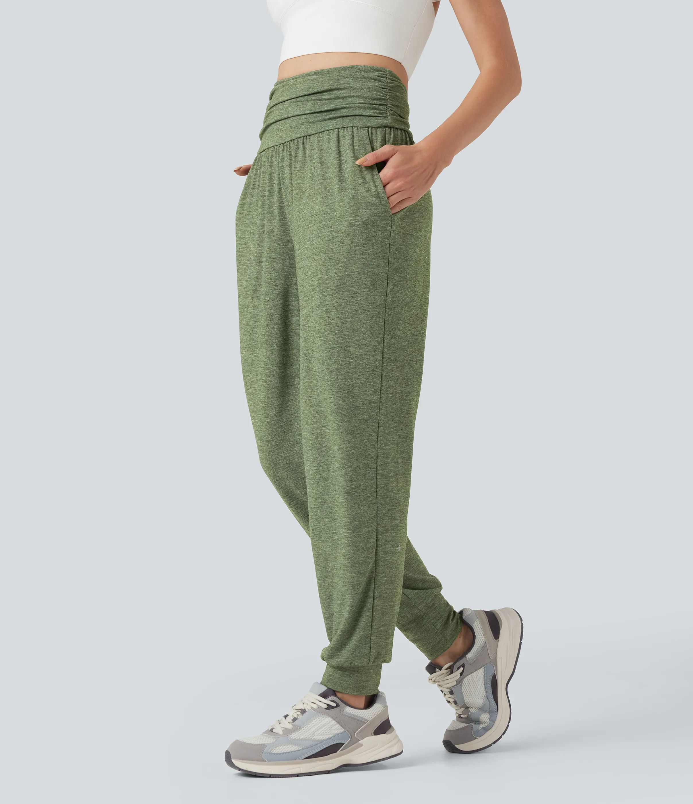 Halara Pantalones de yoga de tiro alto fruncido y jaspeados con bolsillos - Light Green Floral Yarn - M(regular) sold by Halara