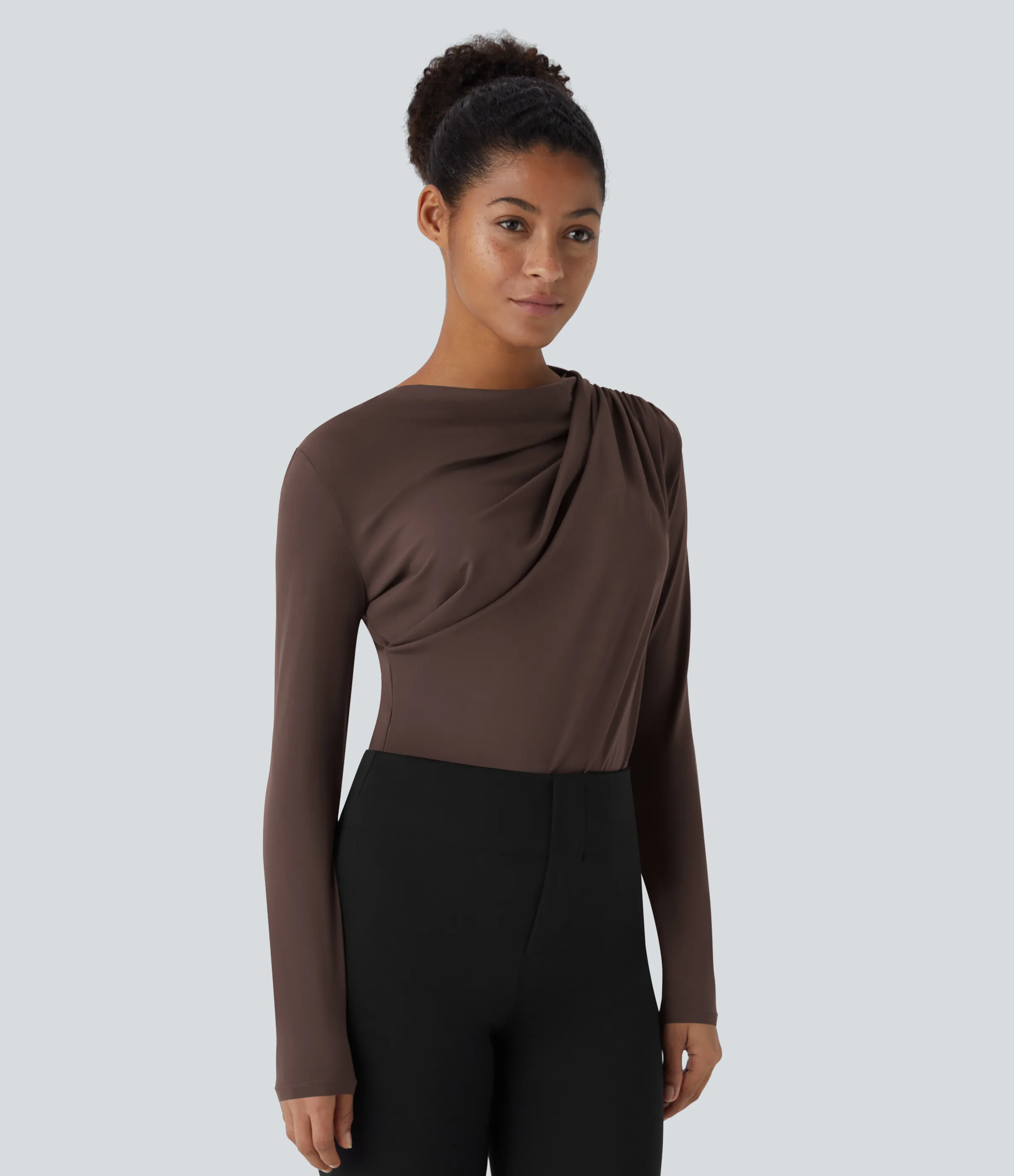 Halara Blusa oficina ajustada manga larga fruncida cuello vuelto - Chestnut - XS sold by Halara product image thumbnail 4