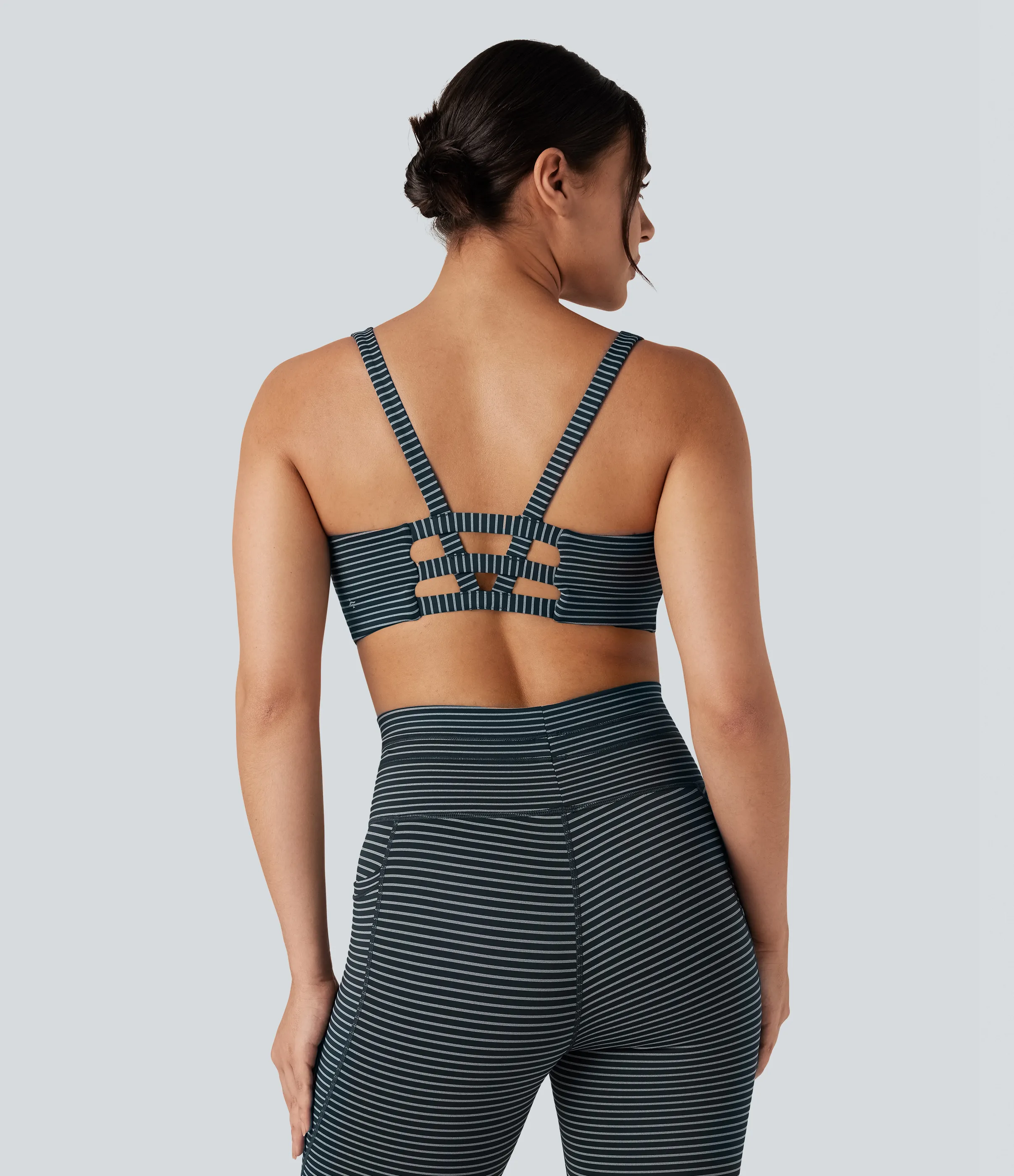 Halara Brasier deportivo de yoga de sujeción baja con escote en U y abertura en copas A-C - Oceanic Teal - S sold by Halara