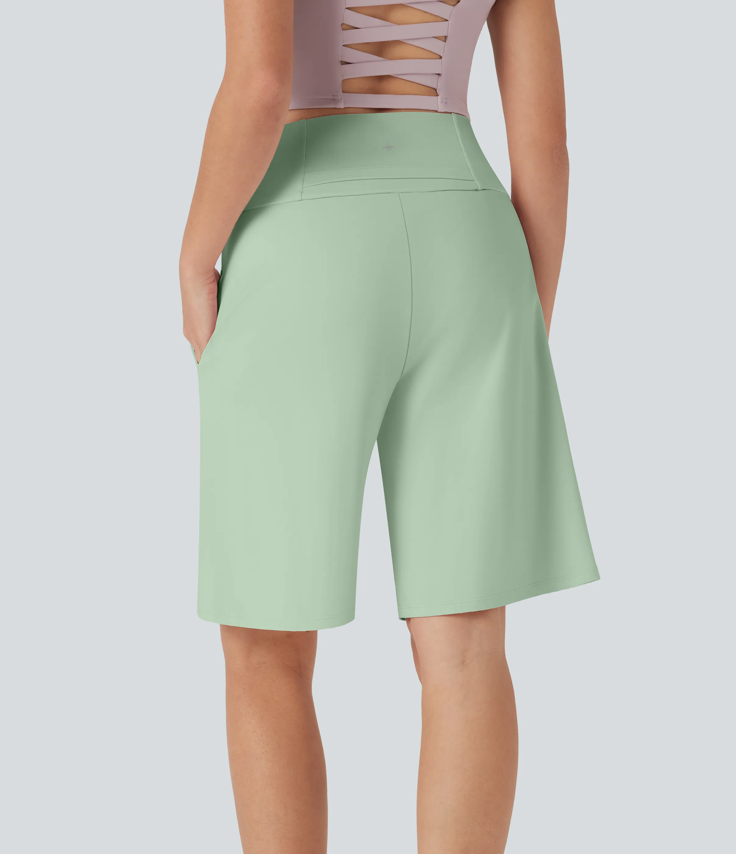 Halara Bermudas Softlyzero™ Airy yoga tiro alto múltiple bolsillo tacto fresco - Light Bean Green - S sold by Halara product image thumbnail 3