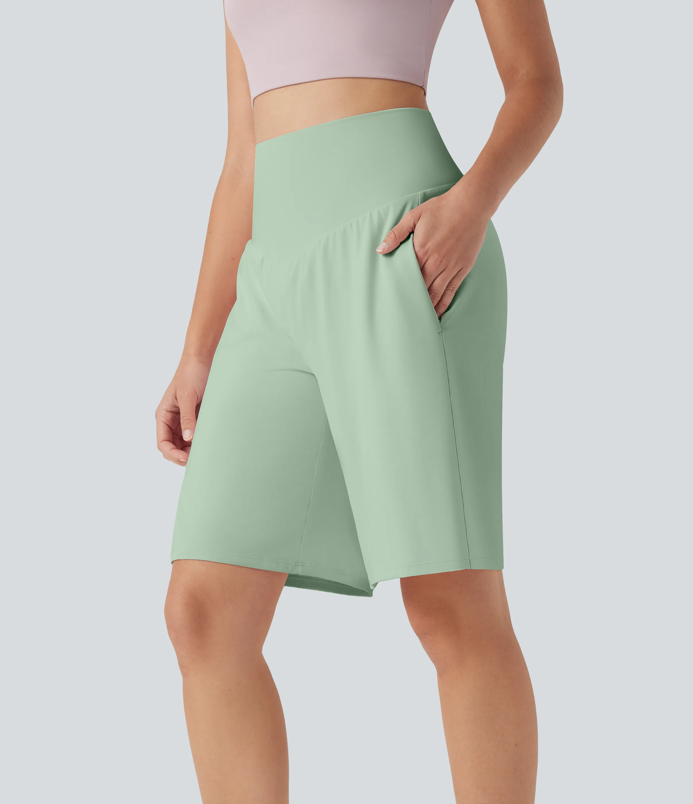 Halara Bermudas Softlyzero™ Airy yoga tiro alto múltiple bolsillo tacto fresco - Light Bean Green - S sold by Halara product image thumbnail 4
