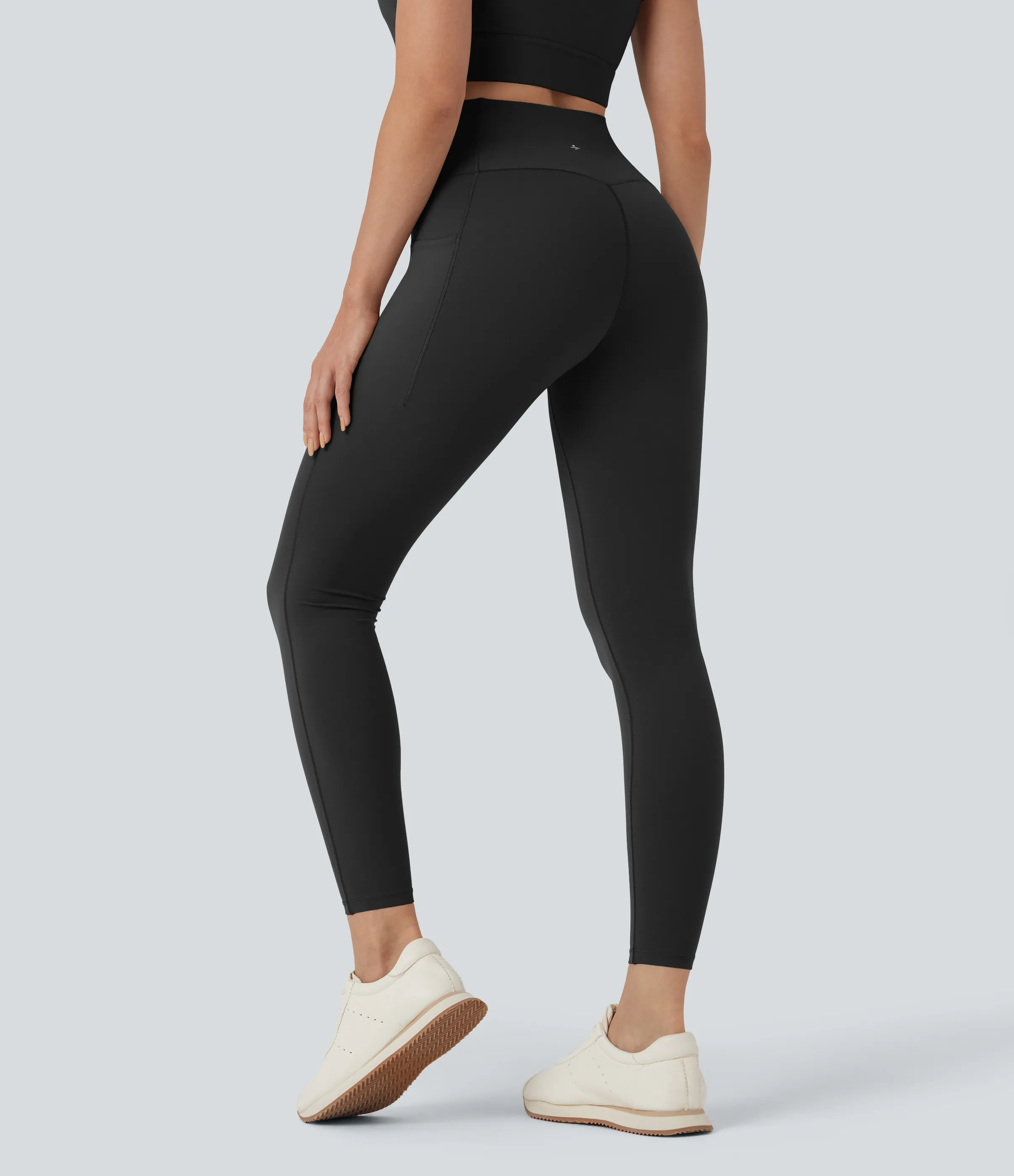 Halara Leggings de entrenamiento Halara UltraSculpt™ SoCinched de tiro alto cruzado con control de abdomen en 7/8 y bolsillos - Black - XS(7/8) sold by Halara product image thumbnail 3