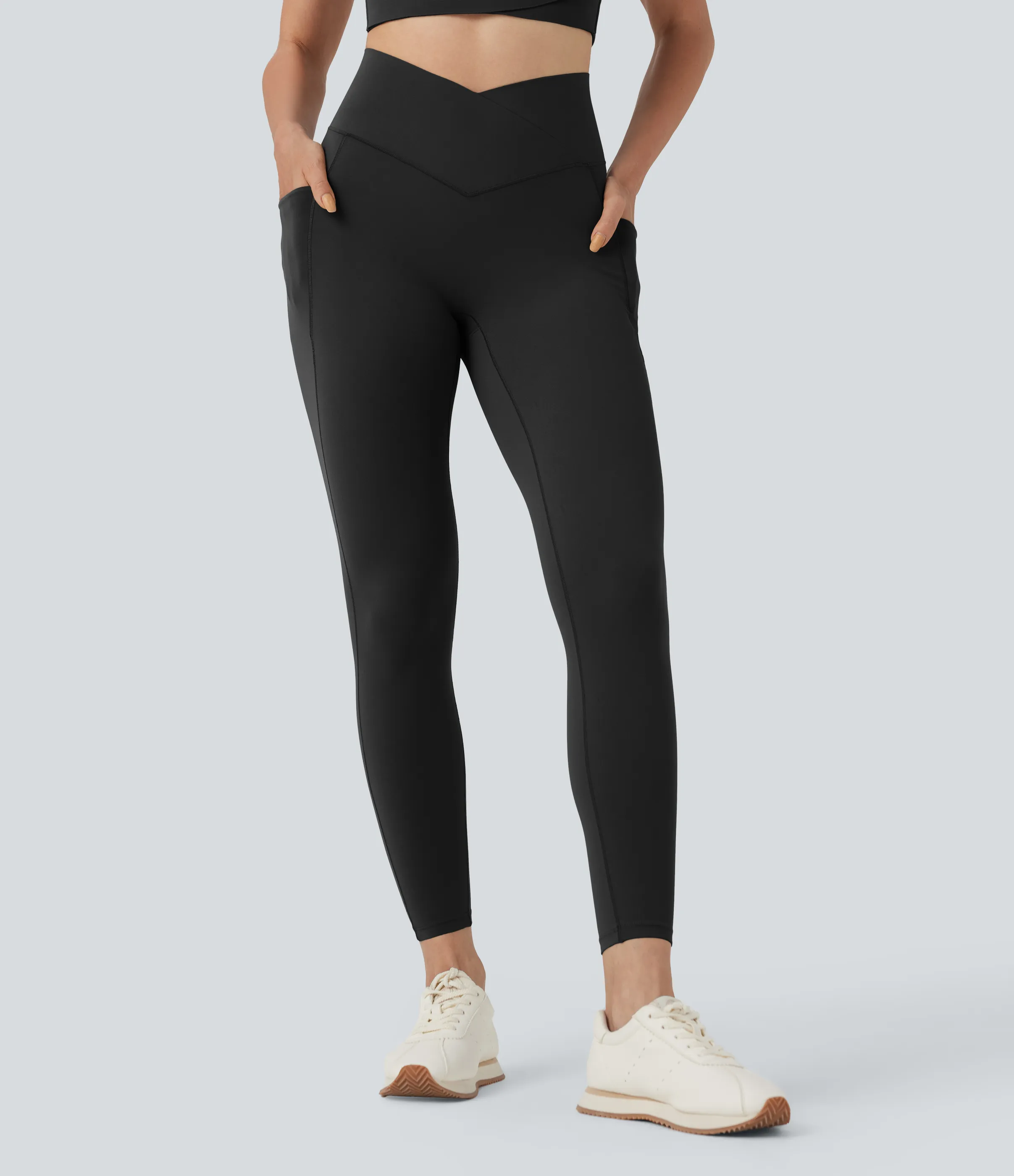 Halara Leggings de entrenamiento Halara UltraSculpt™ SoCinched de tiro alto cruzado con control de abdomen en 7/8 y bolsillos - Black - XS(7/8) sold by Halara product image thumbnail 4