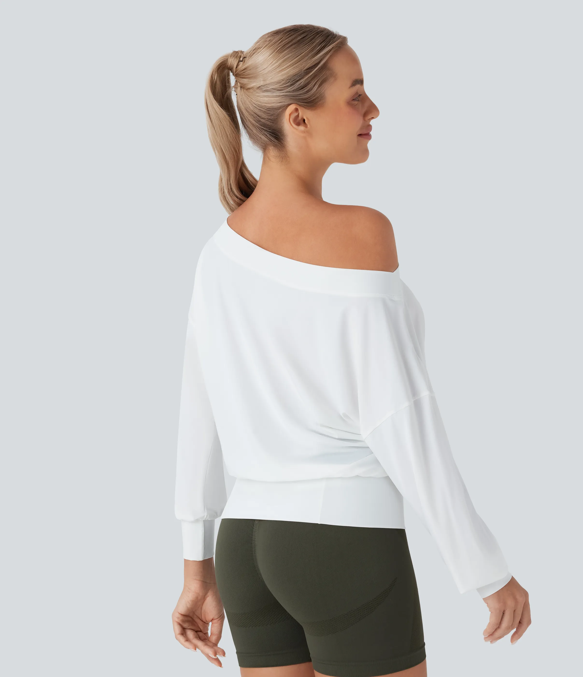 Halara Top deportivo de yoga oversize de secado rápido con hombro descubierto y tacto fresco - White - S sold by Halara product image thumbnail 3