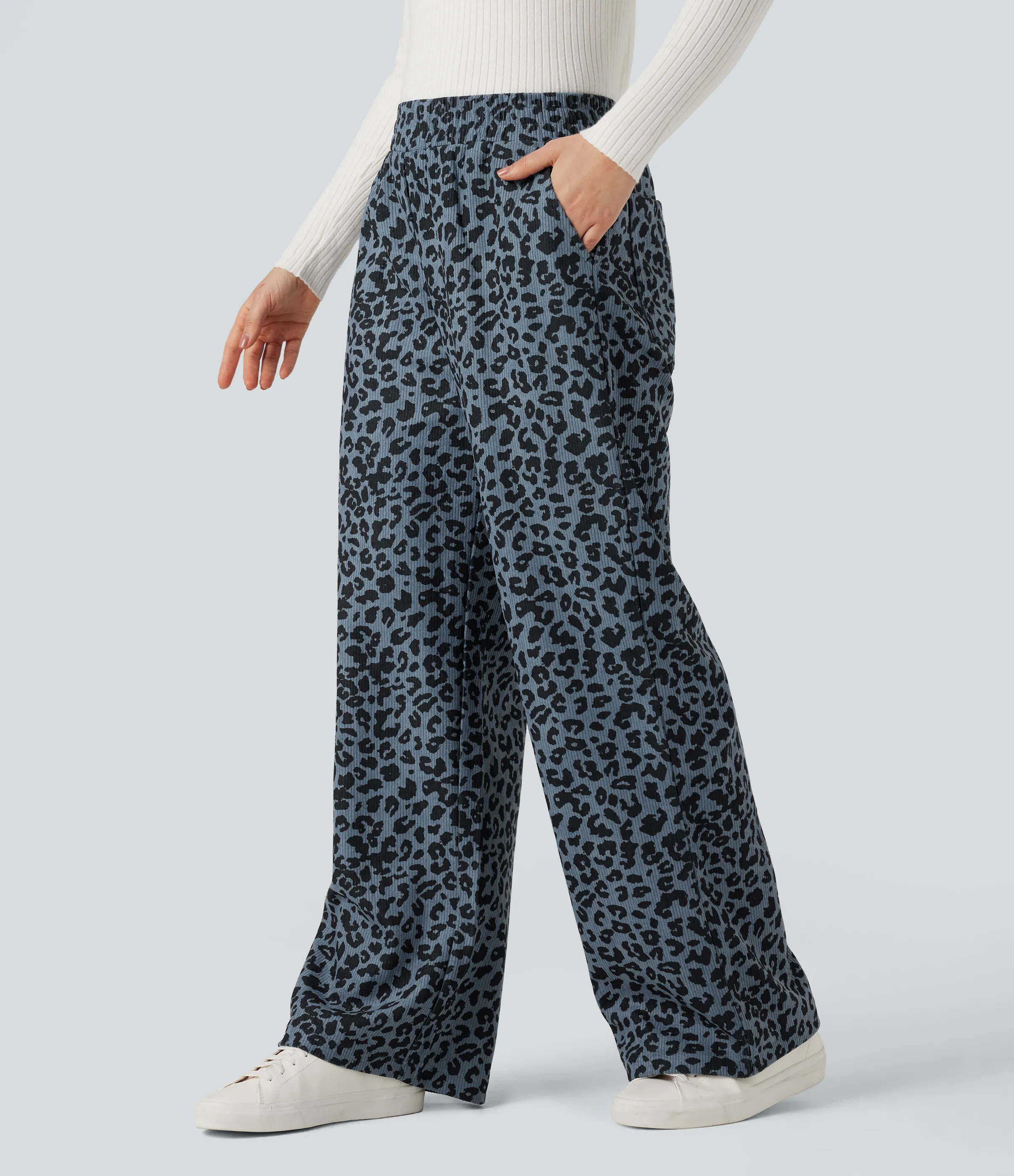 Halara Pantalones holgados casuales de pana con estampado de leopardo y tiro alto con bolsillos - Indigo Wild - L(regular) sold by Halara product image thumbnail 4