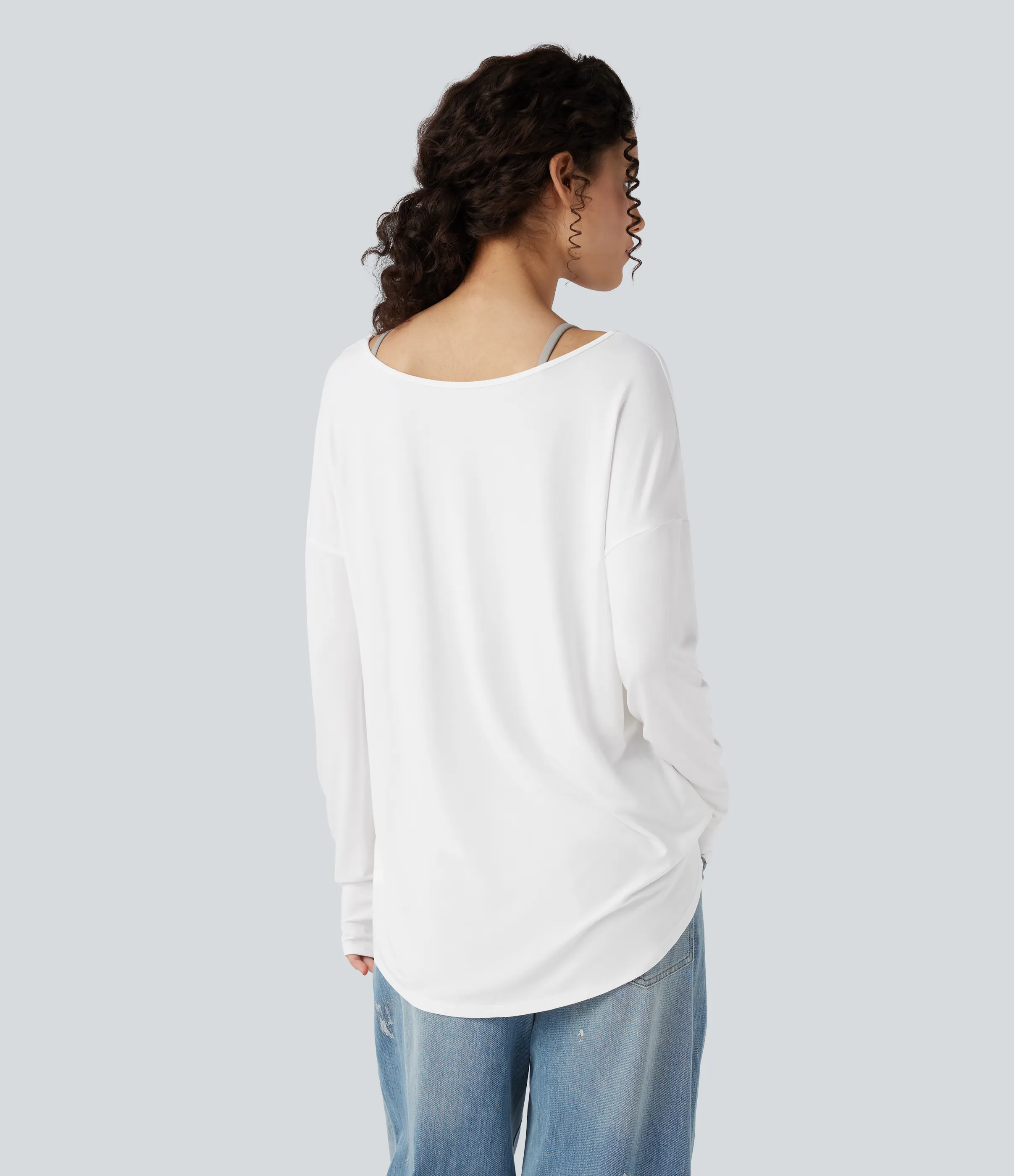 Halara Camiseta holgada de manga larga con escote en V profundo y aberturas para los pulgares (uso frontal y posterior) - Jasmine White - L sold by Halara product image thumbnail 3