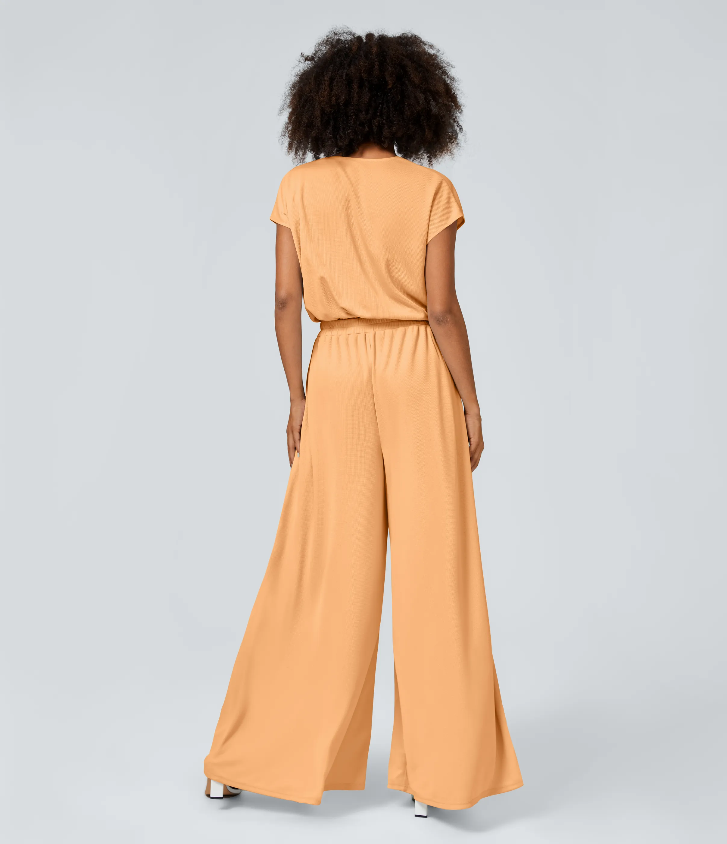 Halara Mono cuello V manga corta bolsillo lateral plisado pierna ancha - Apricot Cream - XS(regular) sold by Halara product image thumbnail 3