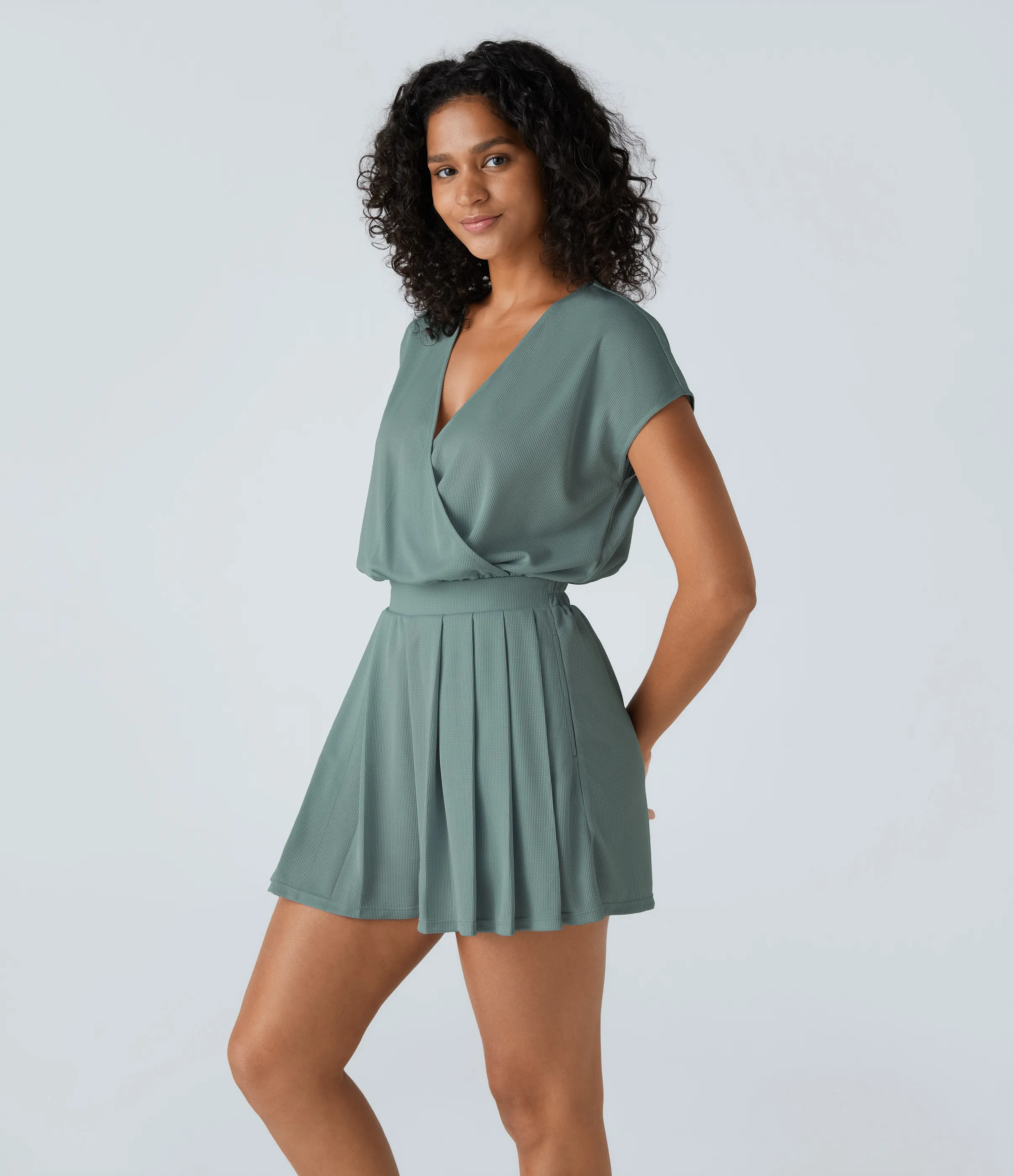 Halara Mono de manga corta casual con cuello en V y bolsillos laterales en tela gofre - Bronze Stone Green - M sold by Halara product image thumbnail 4