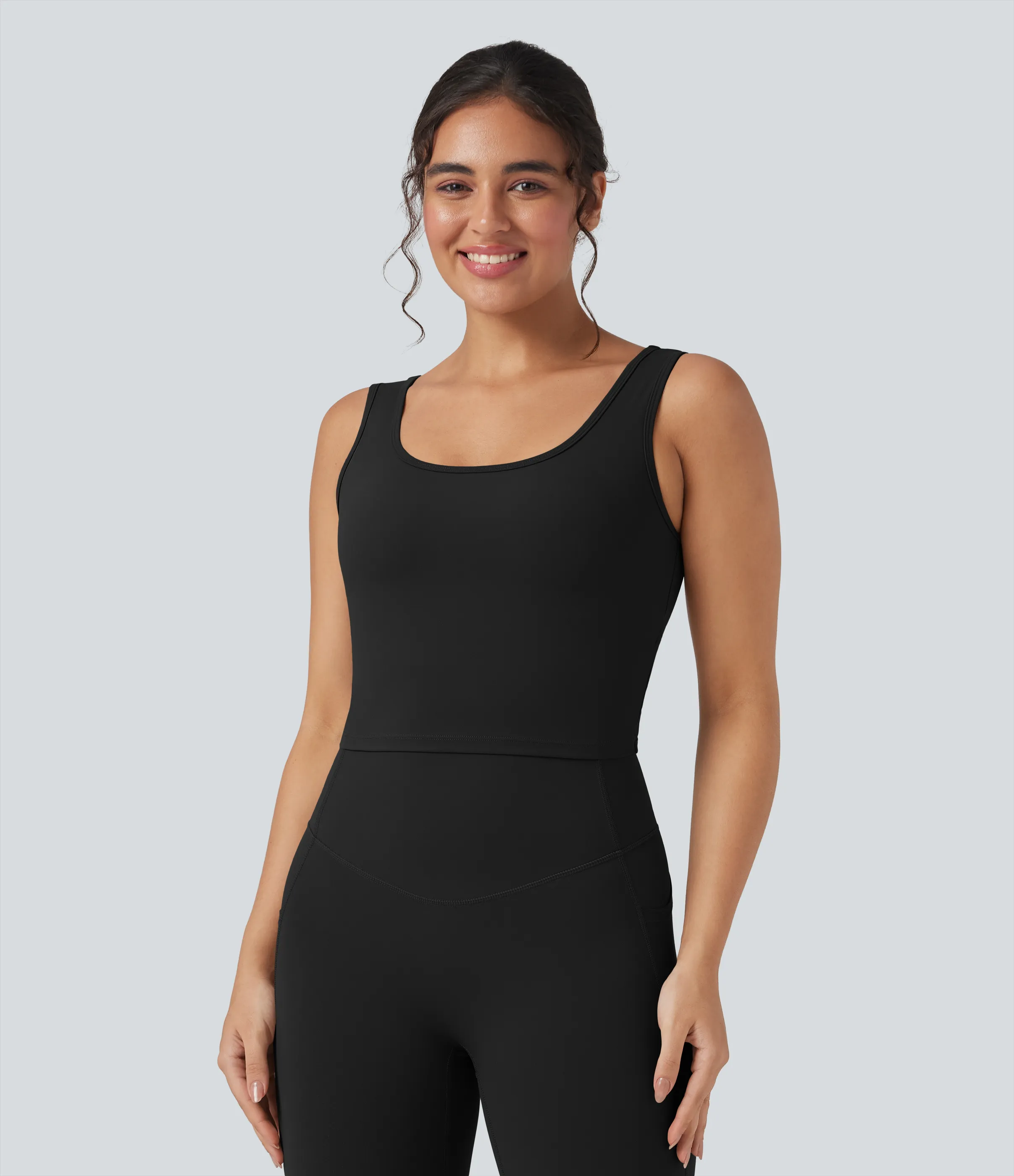 Halara Top corto de yoga Halara UltraSculpt™ cruzado con cuello en U - Black - L sold by Halara product image thumbnail 3