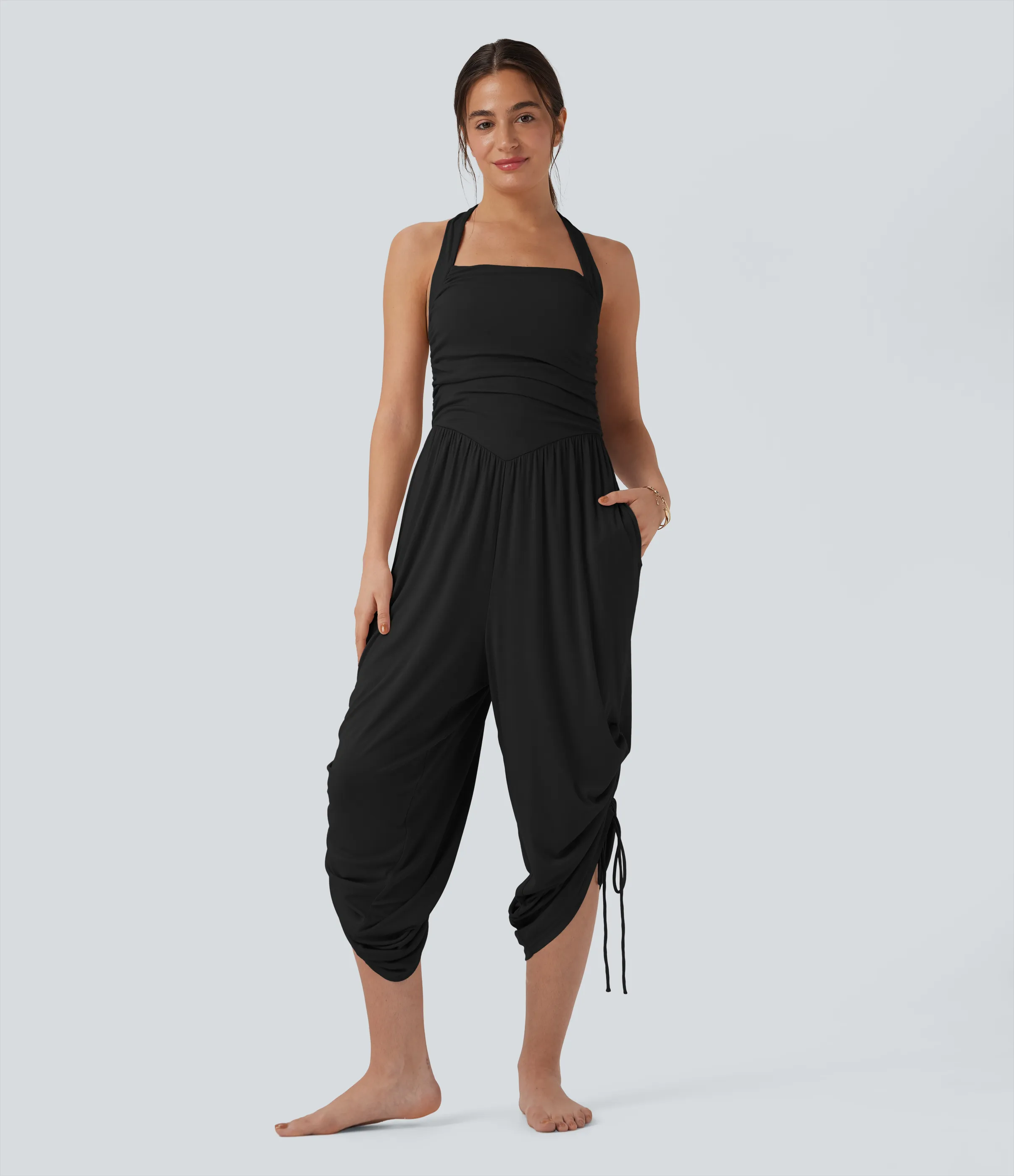 Halara Jumpsuit de resort con cuello halter acanalado, lazo en la espalda, cordón ajustable y bolsillos - Black - M(regular) sold by Halara product image thumbnail 3
