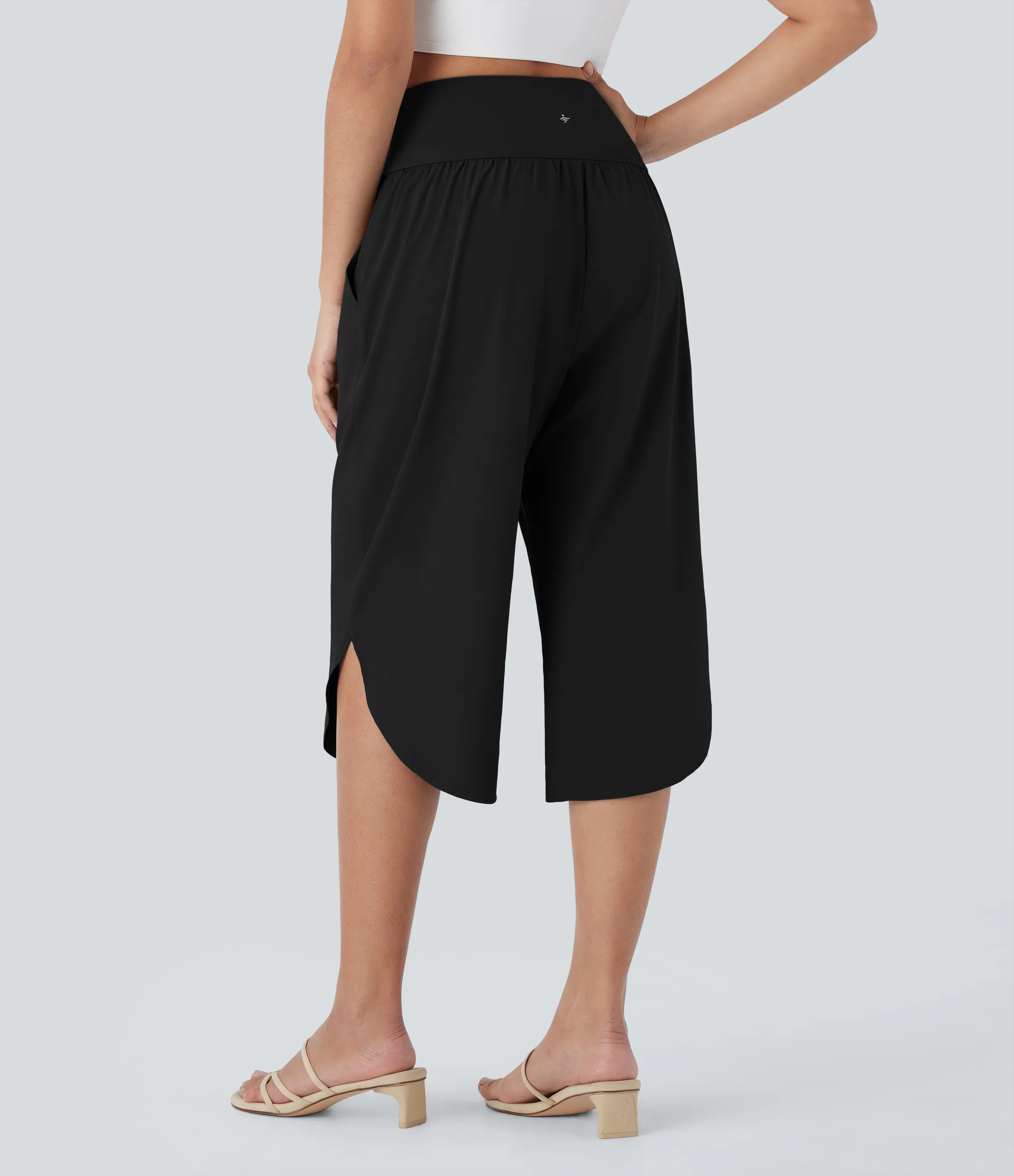 Halara Pantalón Breezeful™ capri resort tiro alto bolsillo lateral cruzado abertura secado rápido - Black - M(regular) sold by Halara product image thumbnail 3