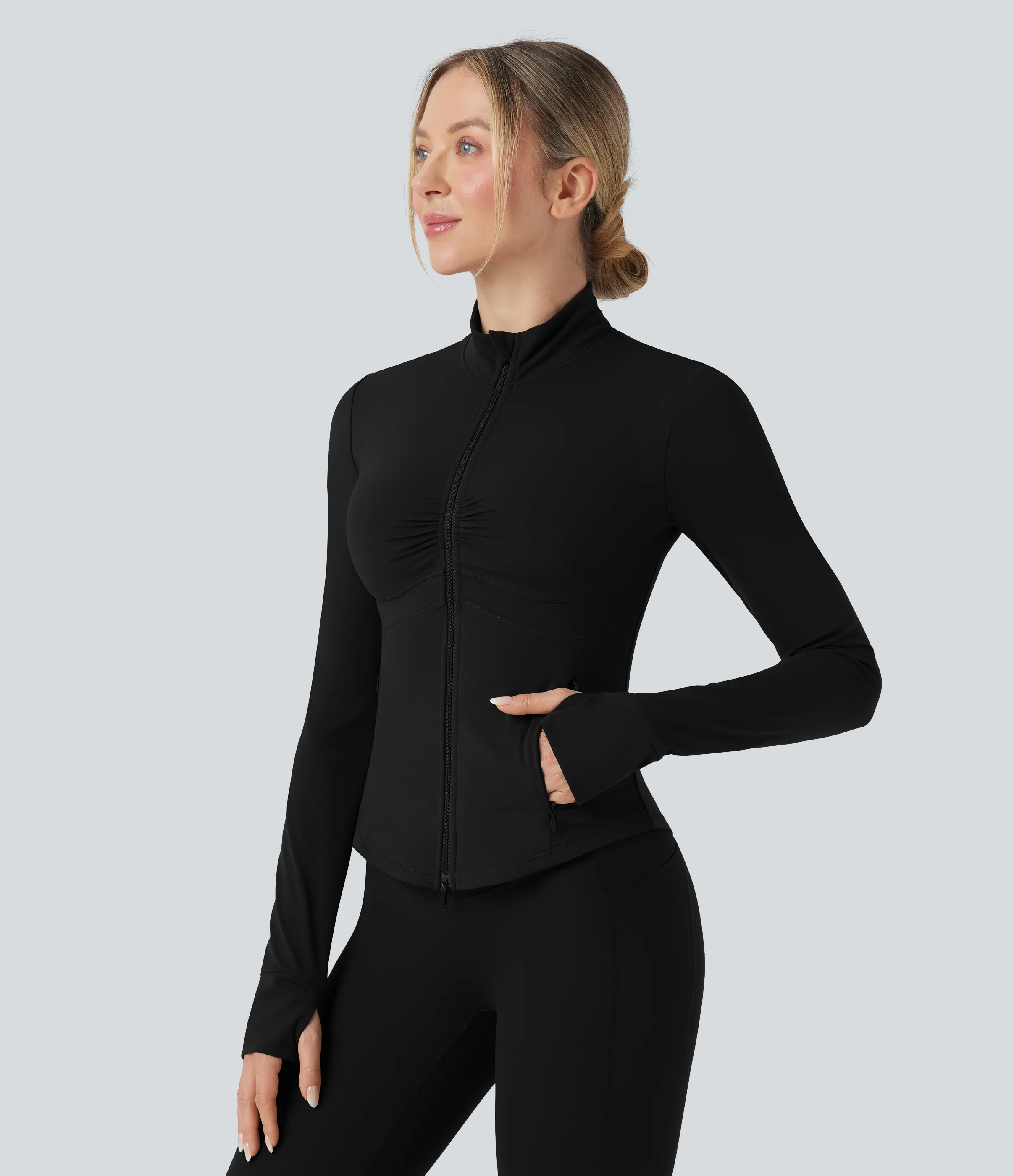 Halara Chamarra de yoga Halara UltraSculpt™ de manga larga con fruncido, cuello alto y push-up con abertura para el pulgar y bolsillos - Black - M sold by Halara product image thumbnail 4