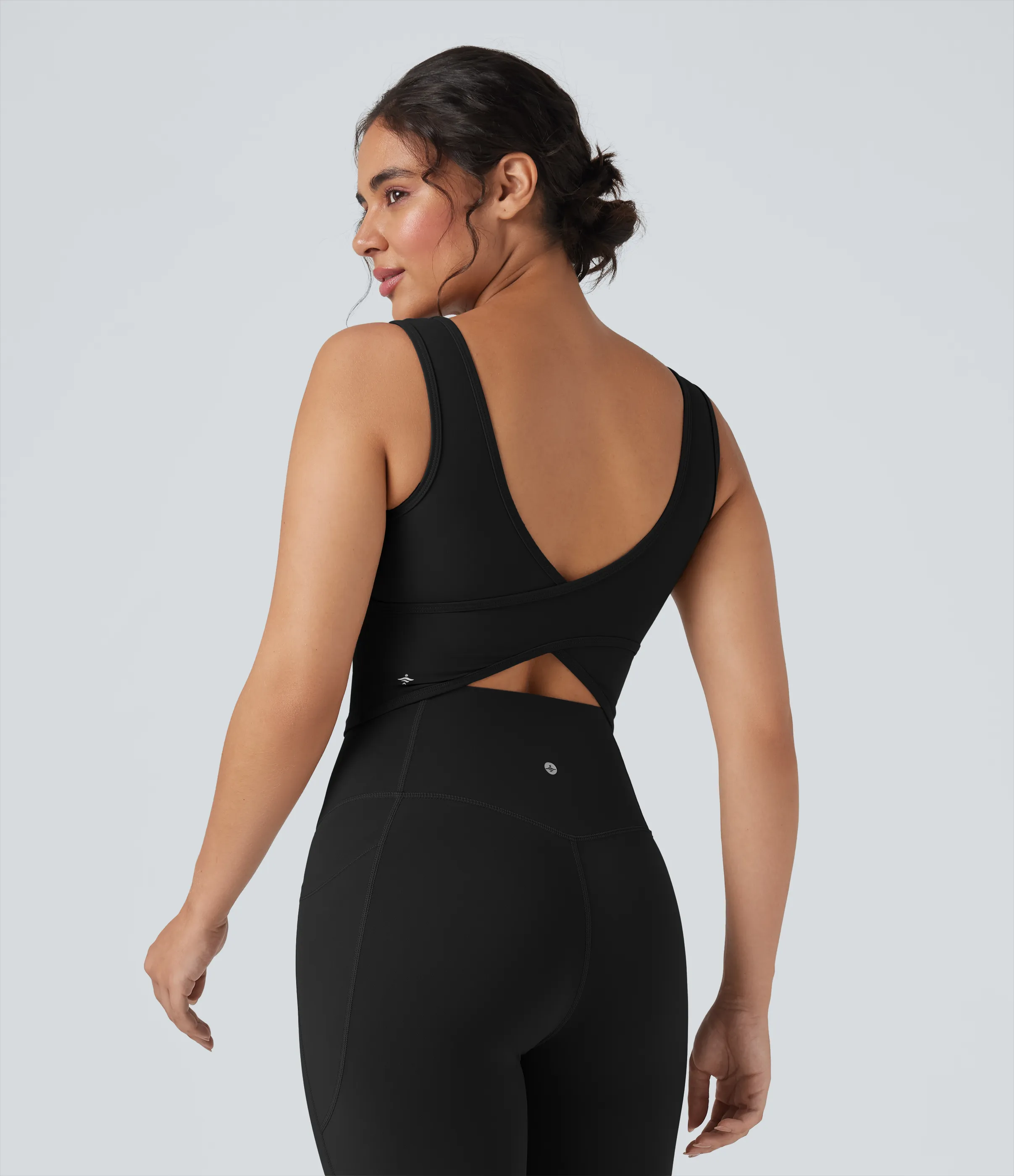 Halara Top corto de yoga Halara UltraSculpt™ cruzado con cuello en U - Black - XL sold by Halara product image thumbnail 5