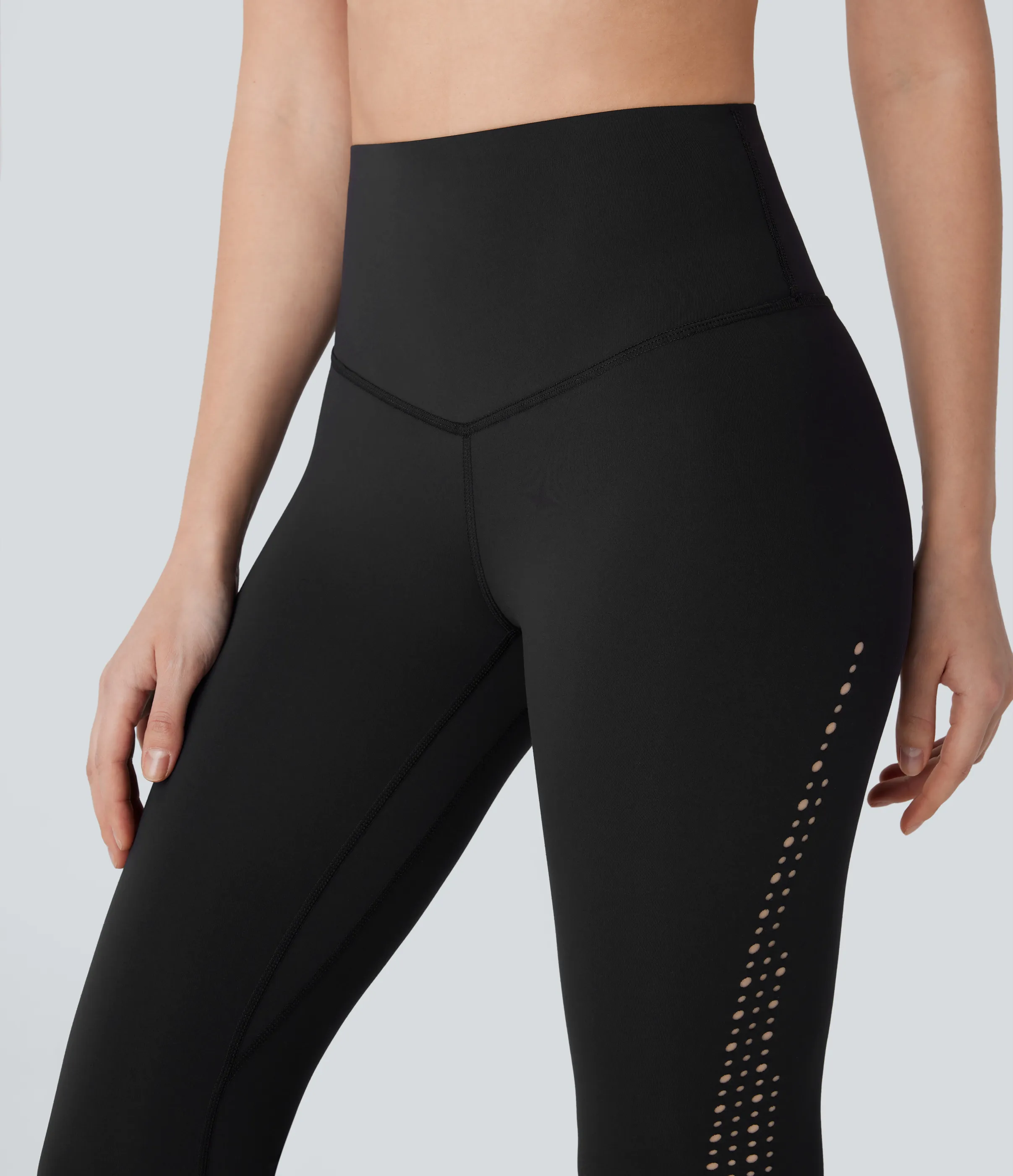 Halara Leggings SpeedWave™ SoCinched malla entrenamiento tiro alto perforada secado rápido control abdominal - Black - XL(7/8) sold by Halara product image thumbnail 5