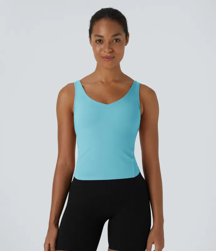 Halara Top largo Softlyzero™ Plush de tirantes con acolchado y cuello en V - Antigua Sand - XXS sold by Halara