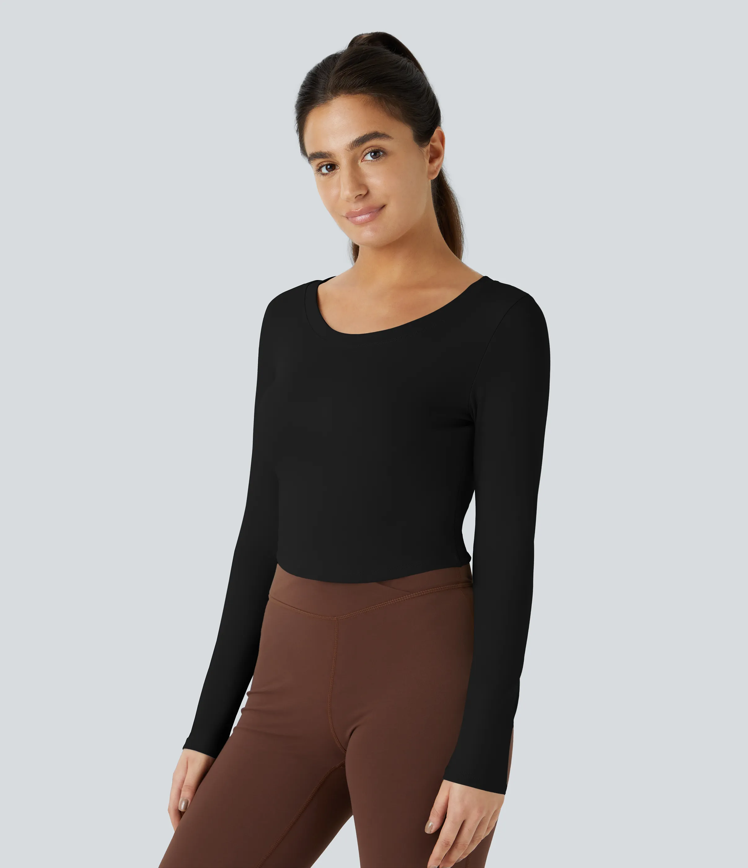 Halara Top deportivo cut out de manga larga con espalda ligeramente descubierta - Black - L sold by Halara product image thumbnail 4