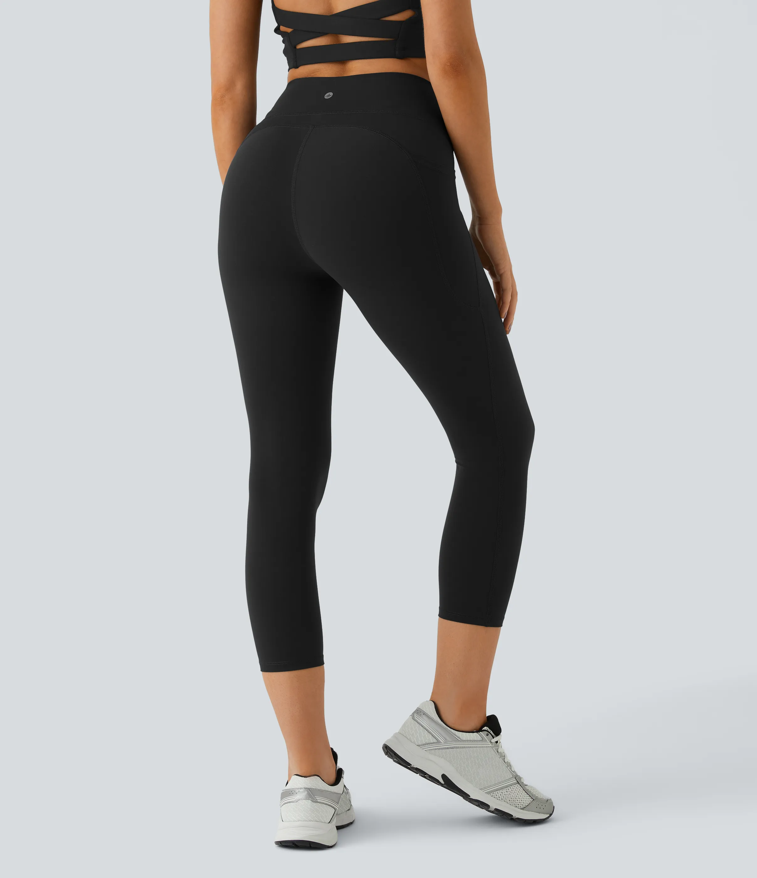 Halara Leggings capri SoCinched entrenamiento bolsillo lateral tiro alto - Black - L sold by Halara product image thumbnail 3