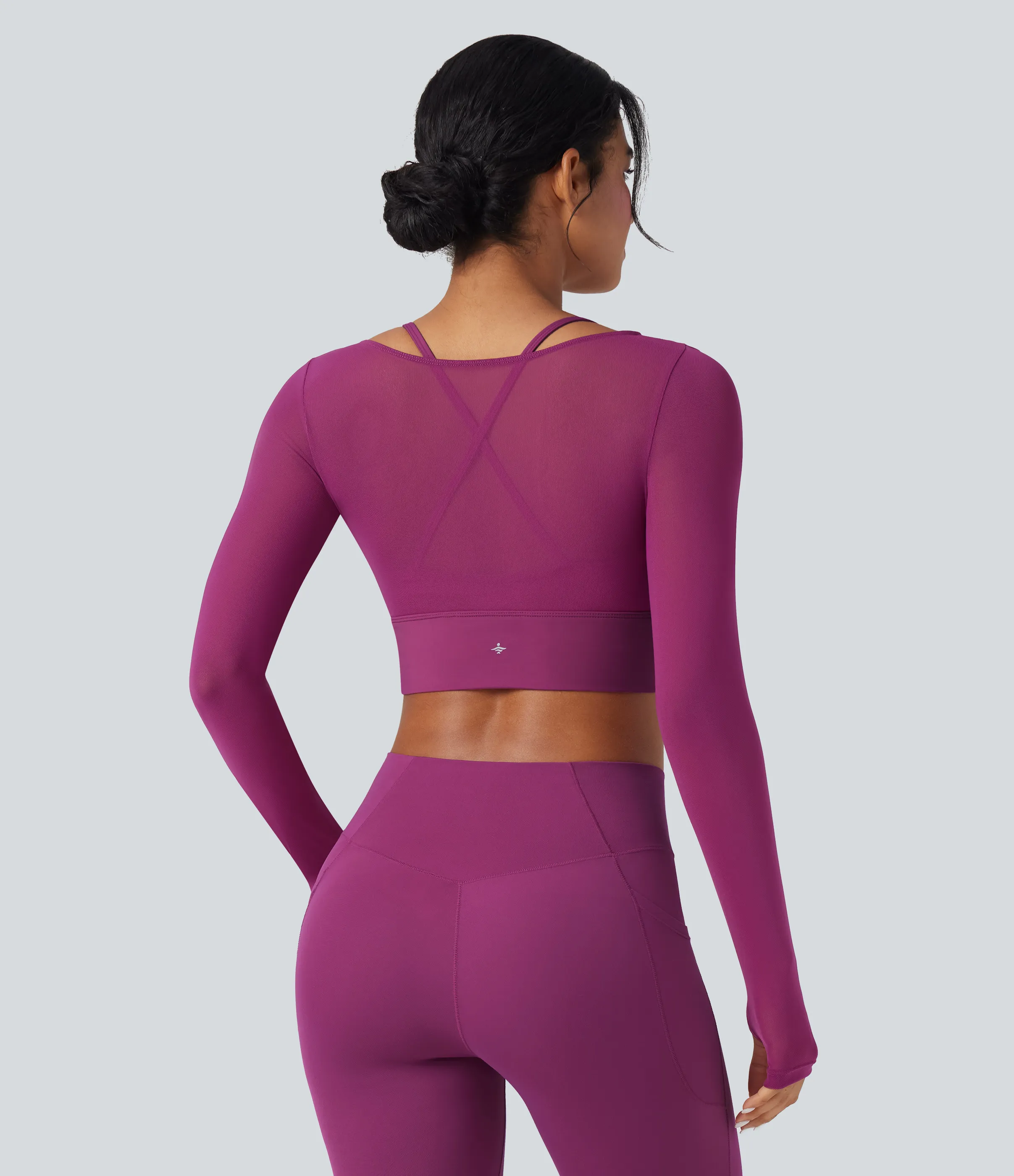 Halara Top deportivo de yoga SoftlyZero™ 2 en 1 con abertura para el pulgar y manga larga de malla de contraste afelpada - Ume Purple - M sold by Halara