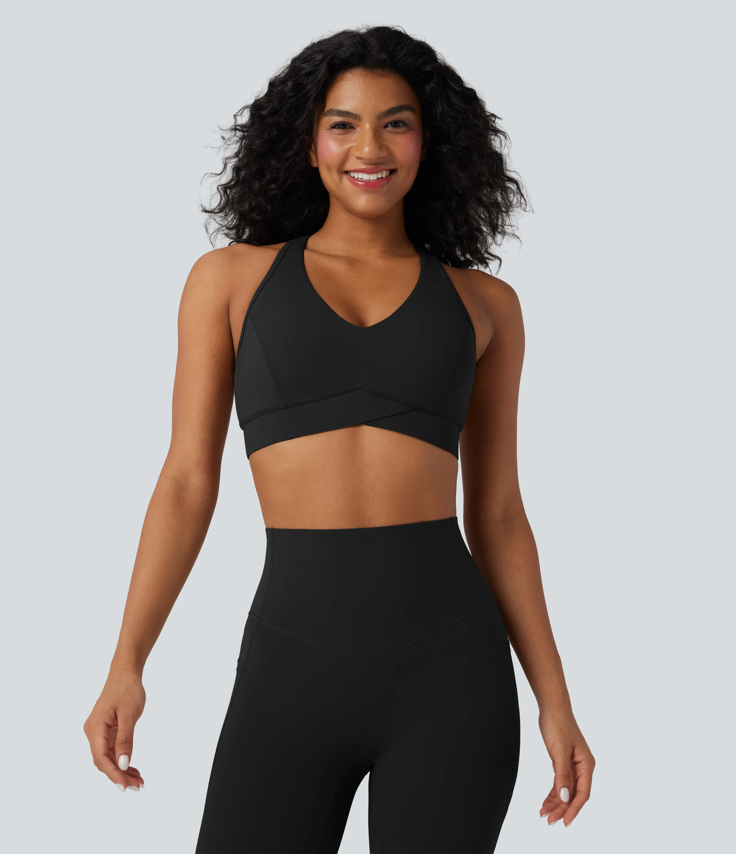 Halara Brasier deportivo Halara UltraSculpt™ para entrenamiento de sujeción media con escote en V y espalda racerback en copas A-C - Black - XS sold by Halara product image thumbnail 4