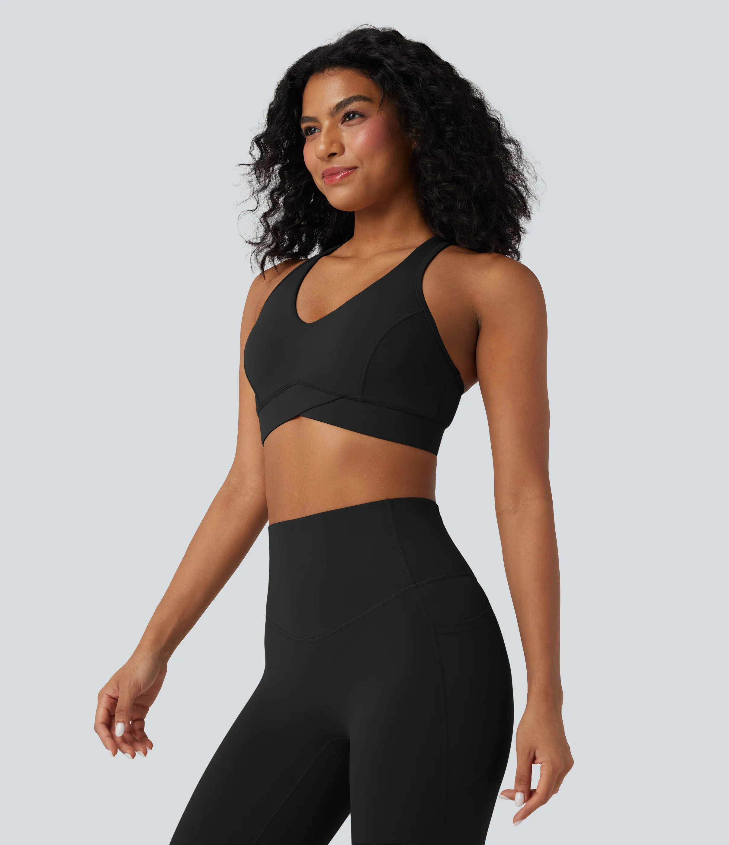 Halara Brasier deportivo Halara UltraSculpt™ para entrenamiento de sujeción media con escote en V y espalda racerback en copas A-C - Black - XS sold by Halara product image thumbnail 5