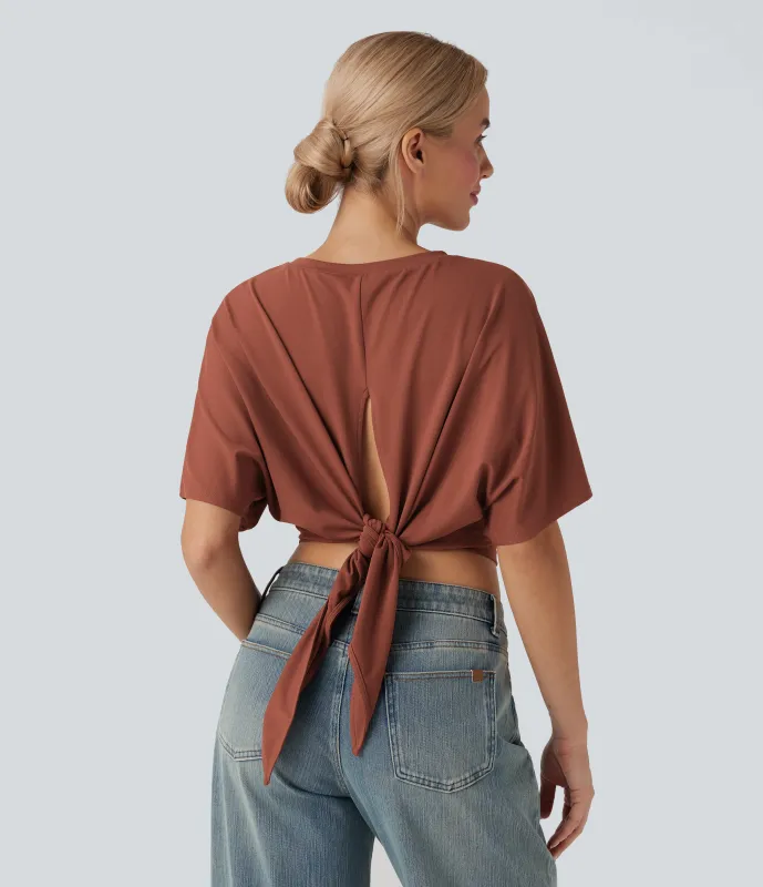 Halara Top casual de manga corta con cuello redondo y abertura con lazo en la espalda - Maple Syrup - L sold by Halara