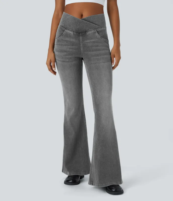 Halara Jeans Halara Flex™ Denim acampanados elásticos de tiro alto cruzado descoloridos con bolsillos - Black Iron Gray Denim - S(regular) sold by Halara