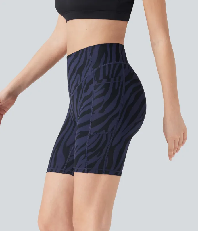 Halara Shorts biker de entrenamiento de 17.5 cm con estampado de cebra y efecto moldeador de abdomen con tiro alto y bolsillos  - Midnight Zebra - M sold by Halara