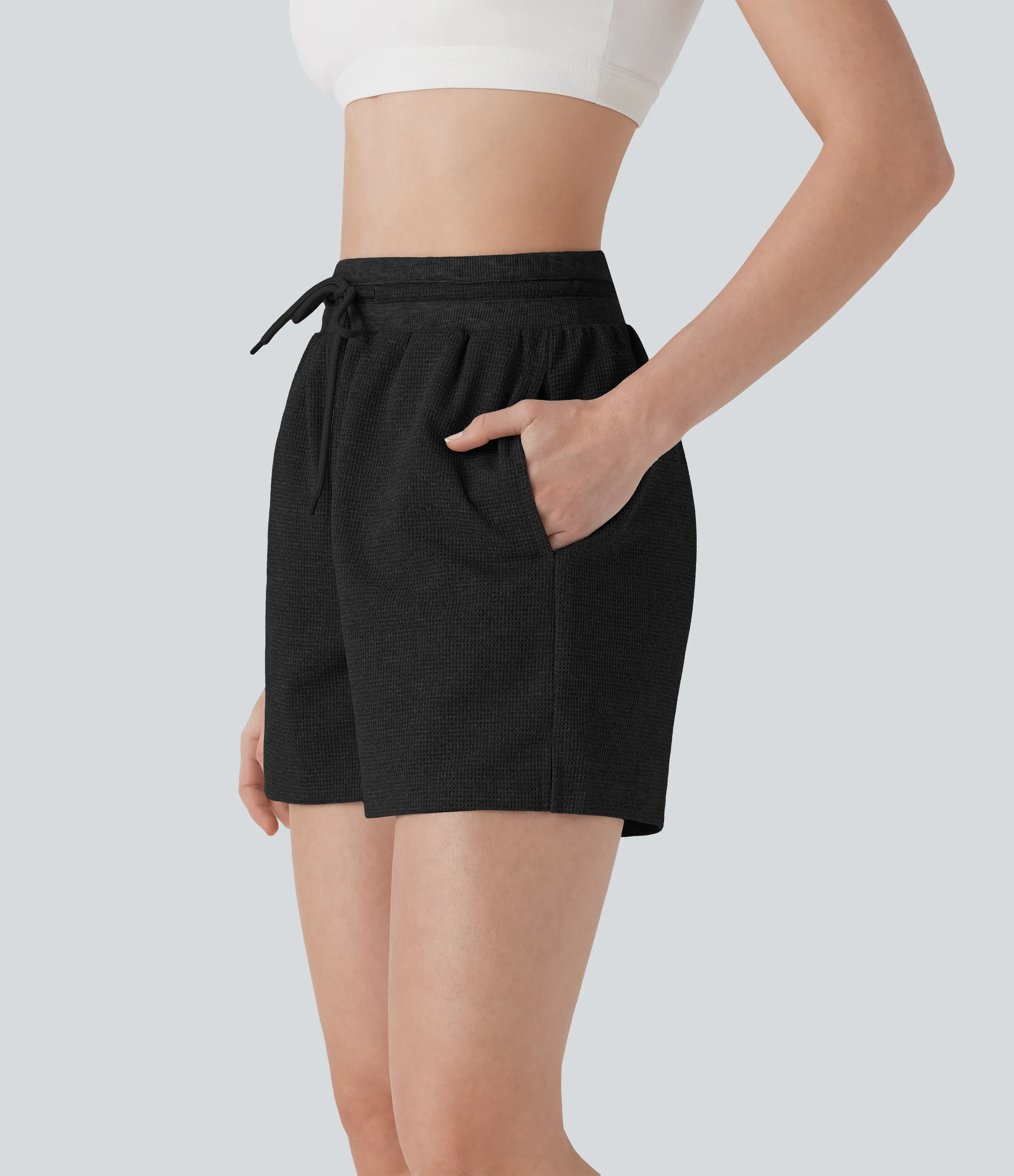 Halara Shorts de yoga de tiro alto con cordón y bolsillos laterales - Black - XS sold by Halara