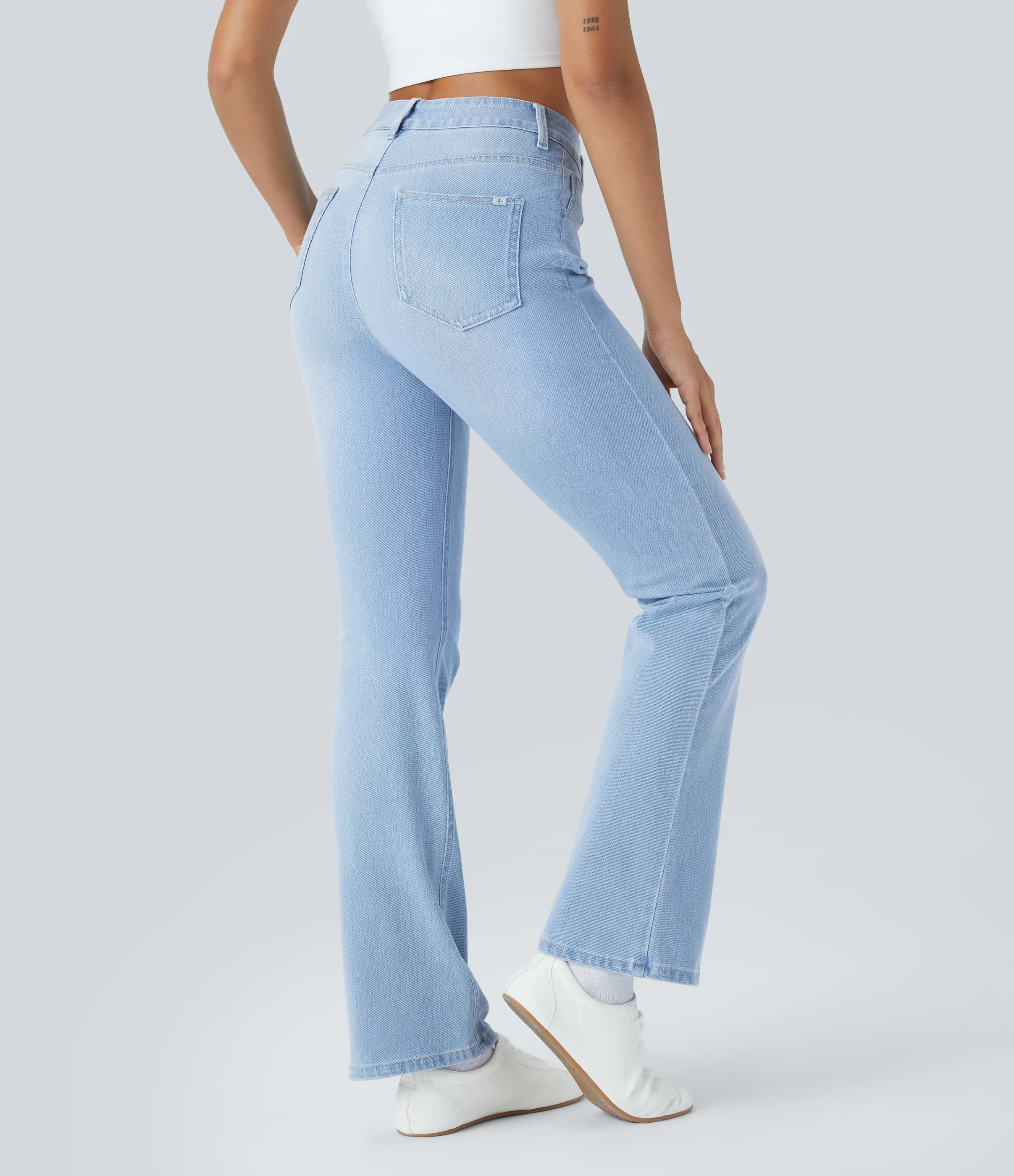 Halara Jeans Halara Flex™ Denim en corte de bota elásticos de tiro alto descoloridos con múltiples bolsillos - Light Azure Denim - S(petite) sold by Halara product image thumbnail 3