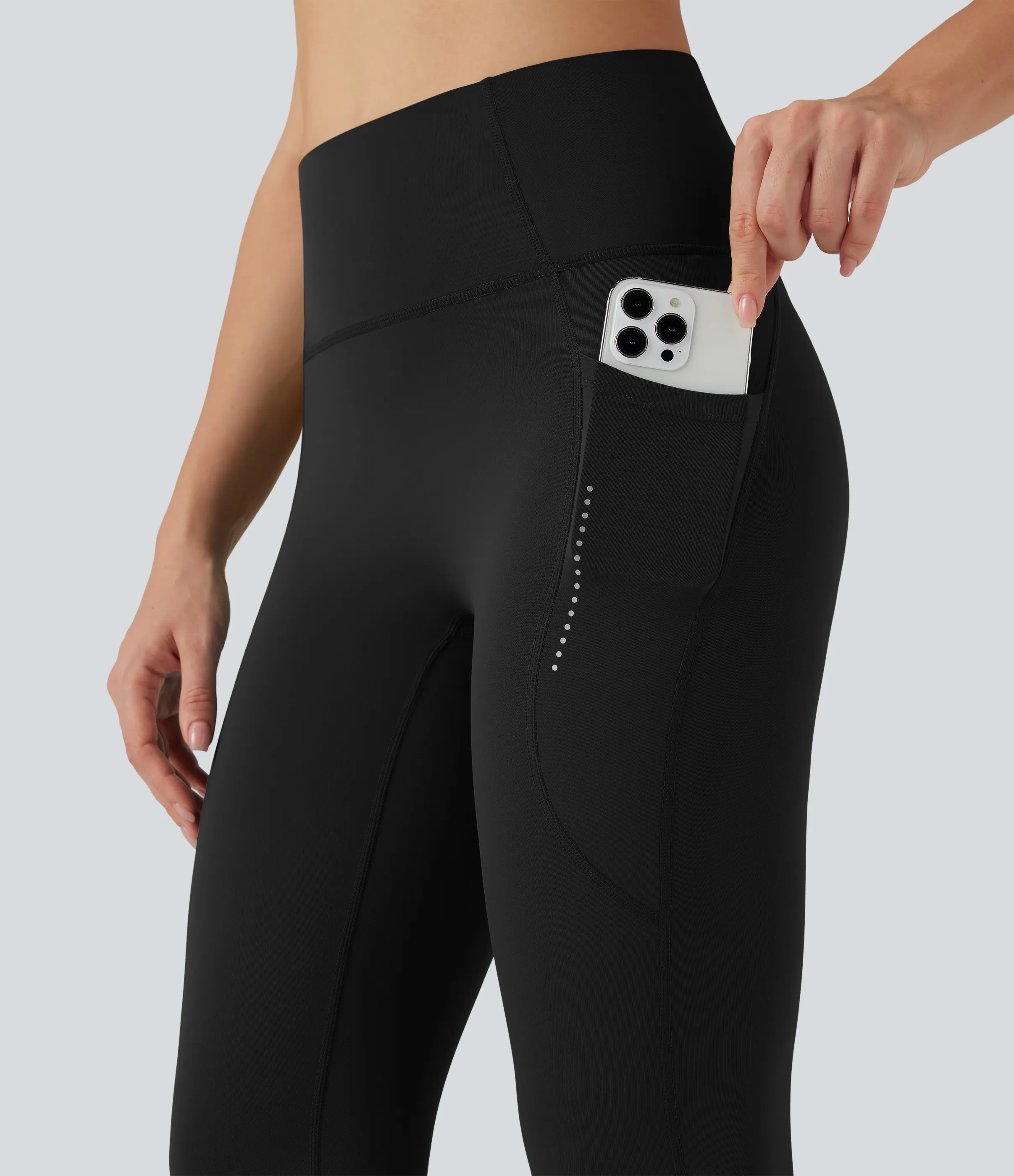 Halara Leggings para running SpeedWave™ moldeadores de tiro alto reflectantes de secado rápido y con control abdominal con bolsillos - Black - S(7/8) sold by Halara product image thumbnail 5