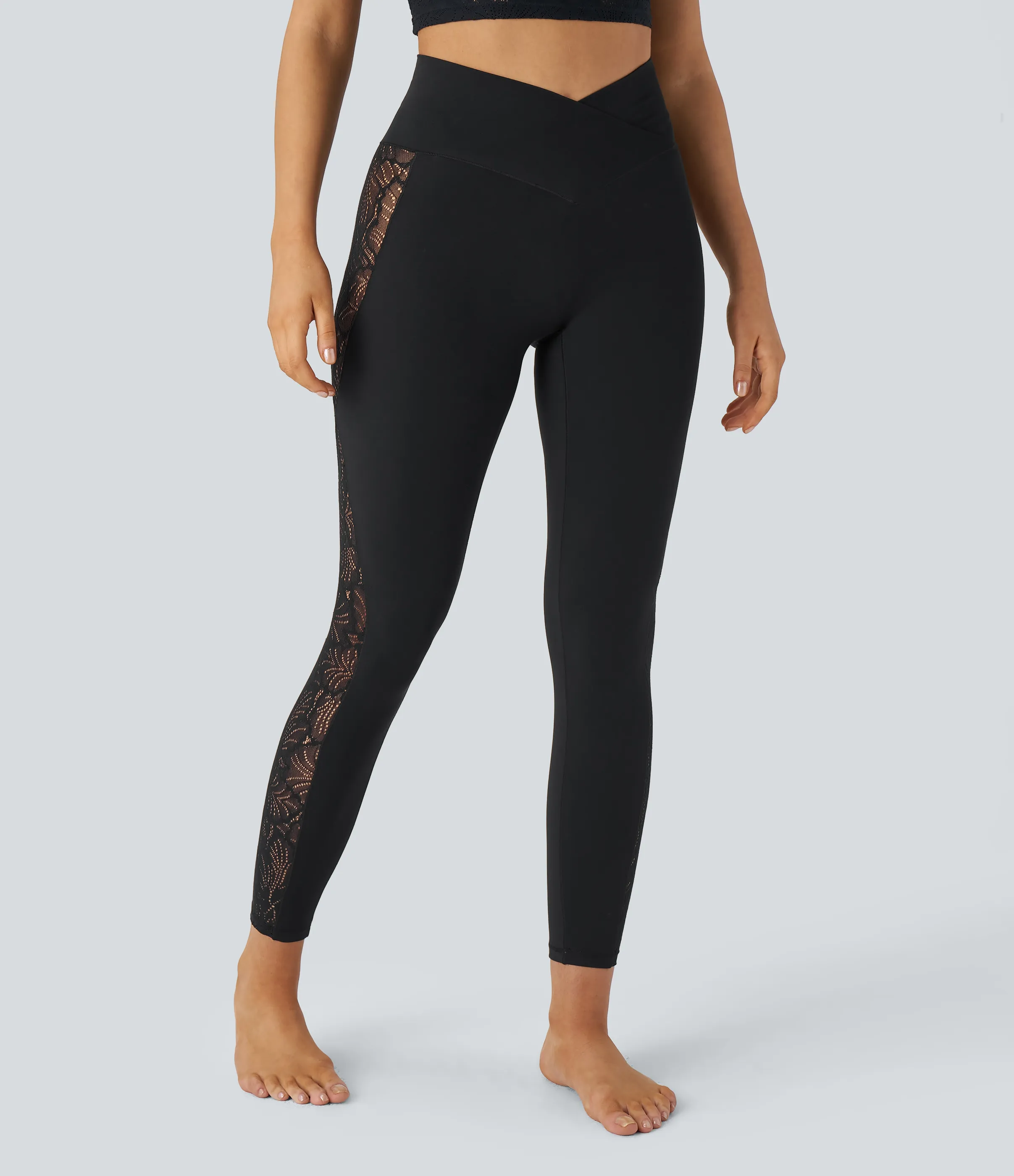 Halara Leggings Softlyzero™ yoga tiro alto encaje contrastante bolsillo trasero cruzado 7/8 pulgada - UPF50+ - Black - S(7/8) sold by Halara product image thumbnail 4